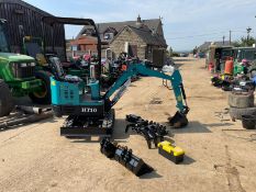 NEW AND UNUSED HIGH TOP HT10 MINI DIGGER / EXCAVATOR, RUNS DRIVES AND DIGS *PLUS VAT*