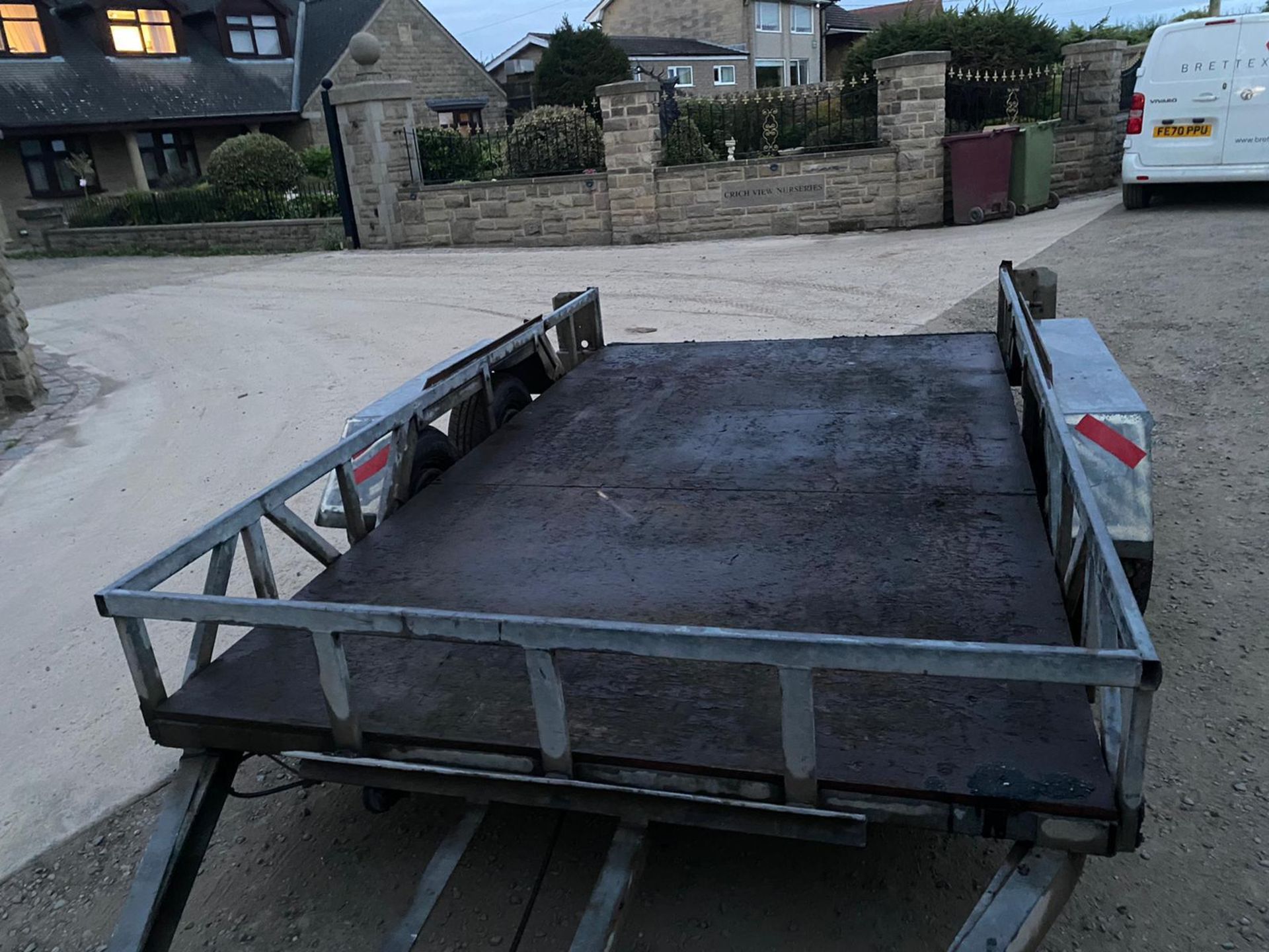 INDESPENSION 3.5TON TIWN AXLE PLANT TRAILER, 10ft c 6ft, GOOD SOLID FLOOR, TOWS WELL *NO VAT* - Image 6 of 10