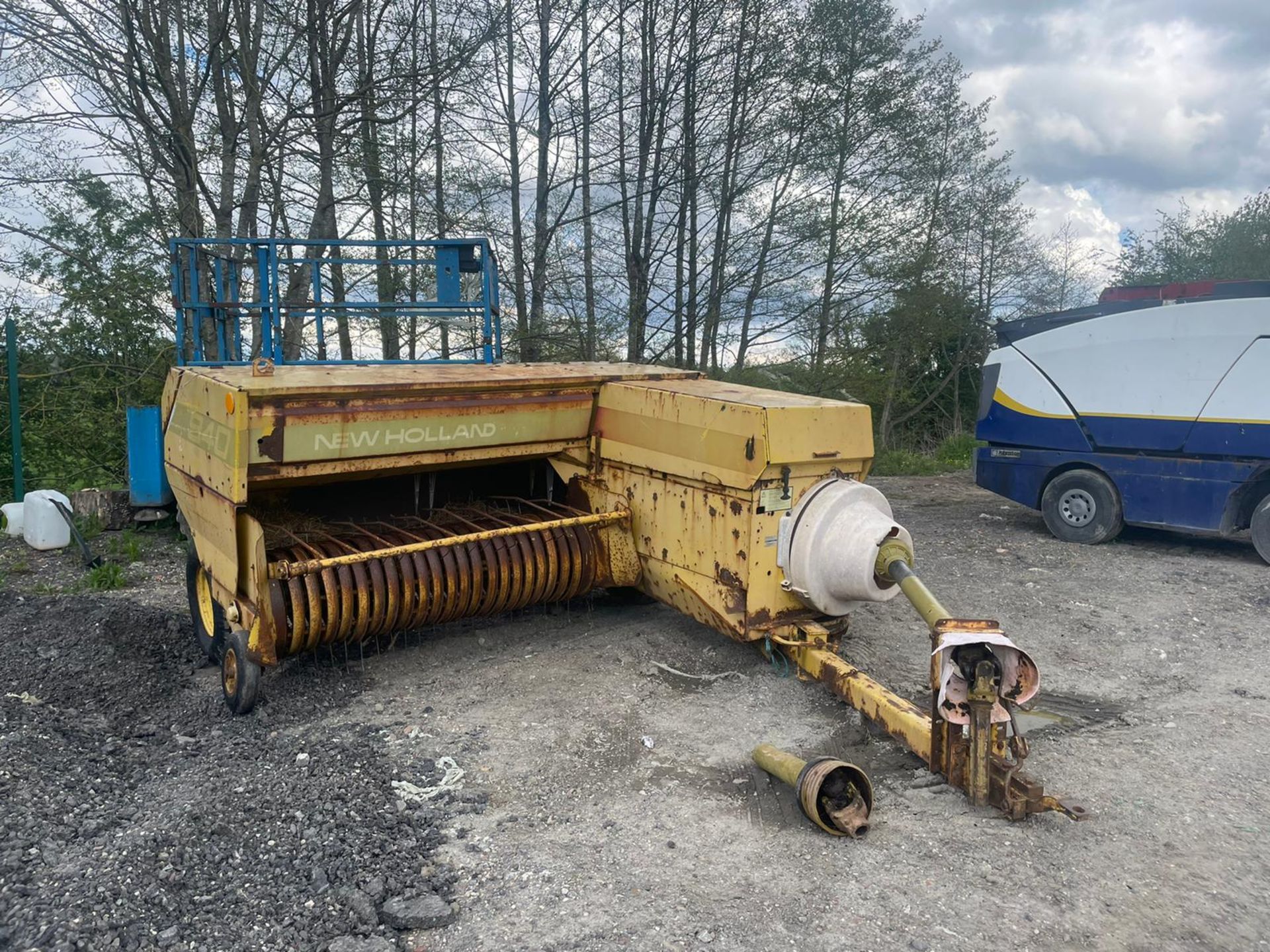 NEW HOLLAND 940 SQUARE BALER, IN WORKING ORDER, WITH PTO *PLUS VAT* - Image 2 of 7