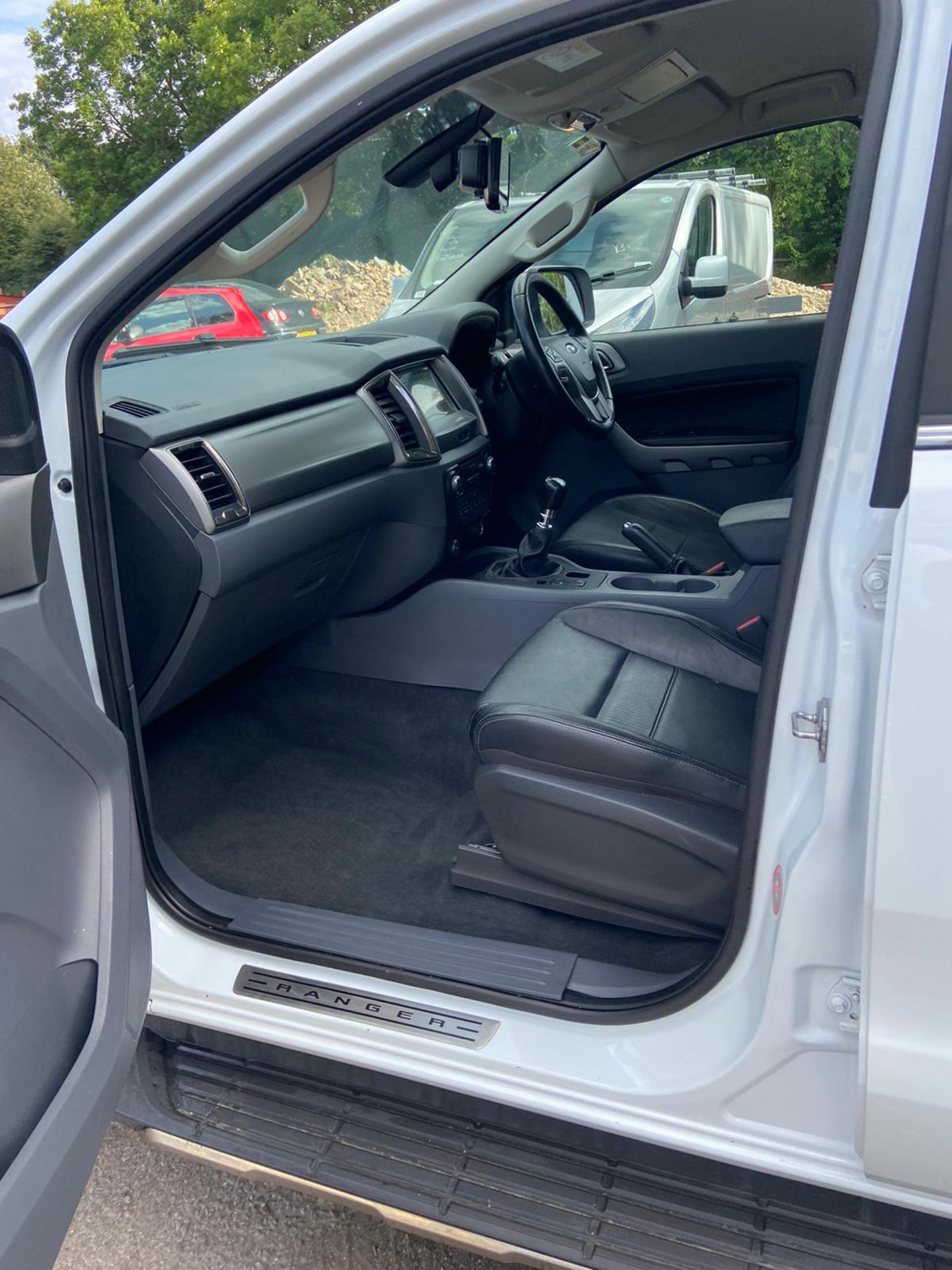 2017/67 FORD RANGER LIMITED 4X4 TDCI WHITE PICK UP, 2.2 DIESEL, 76K MILES, 6 SPEED MANUAL *PLUS VAT* - Image 9 of 13