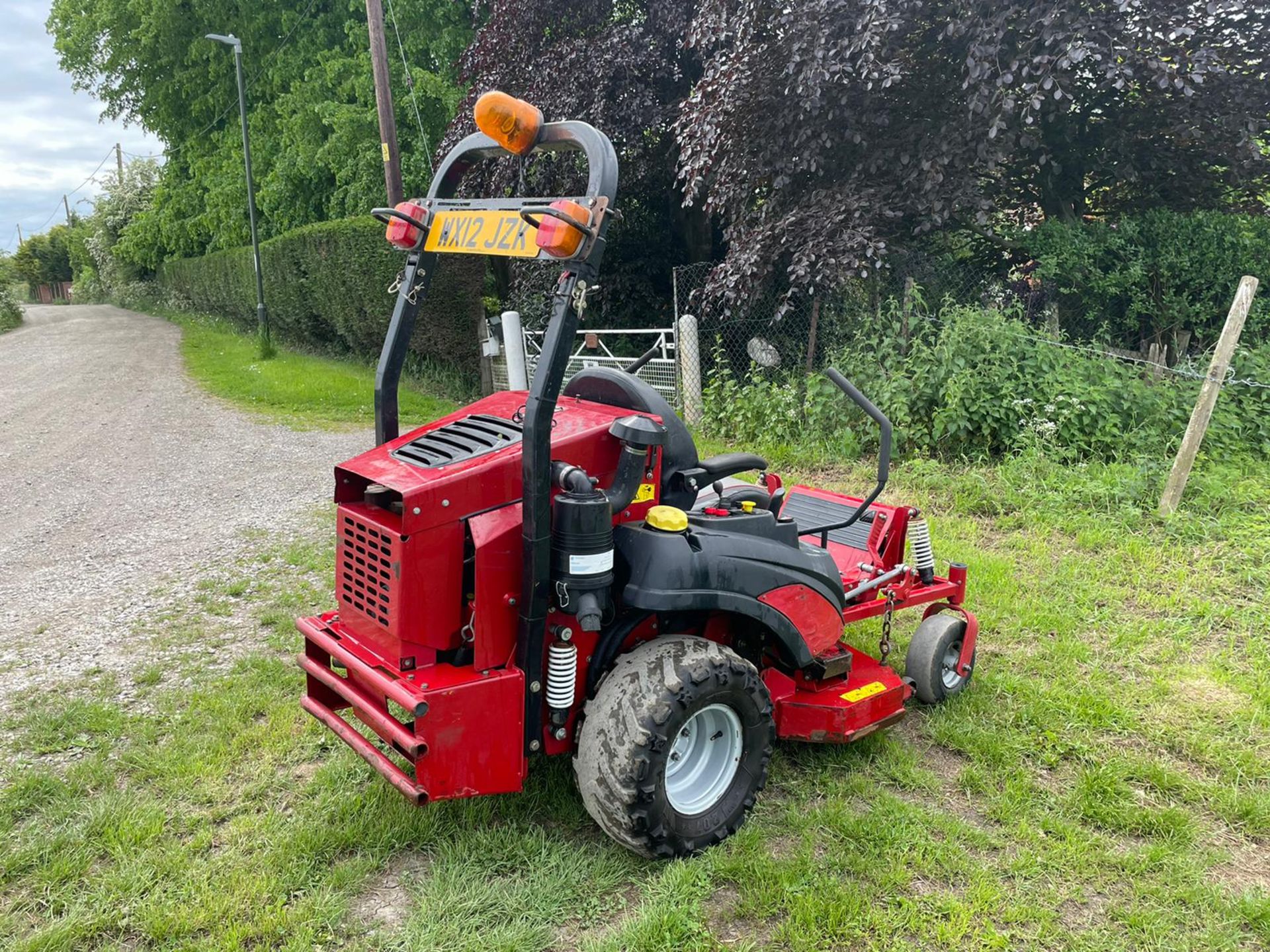 2012 FERRIS IS2500Z ZERO TURN MOWER, RUNS DRIVES AND CUTS, SHOWING A LOW 593 HOURS *PLUS VAT* - Image 4 of 8