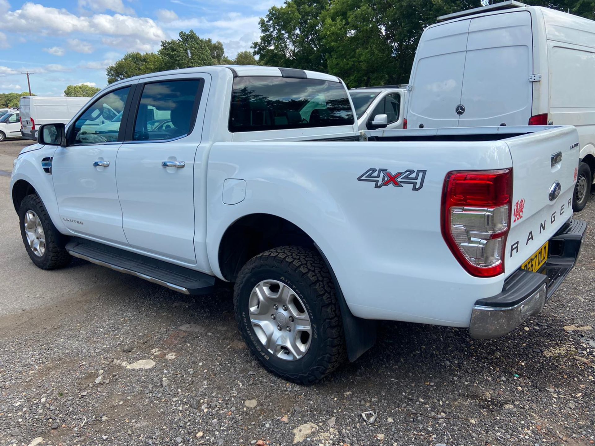 2017/67 FORD RANGER LIMITED 4X4 TDCI WHITE PICK UP, 2.2 DIESEL, 76K MILES, 6 SPEED MANUAL *PLUS VAT* - Image 4 of 13