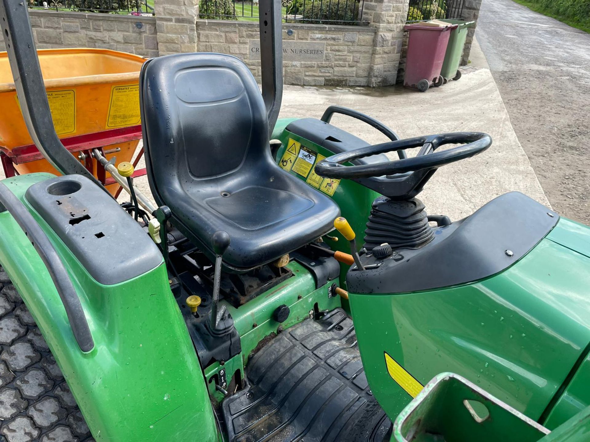 JOHN DEERE 4400 WITH JOHN DEERE 430 LOADER, RUNS DRIVES LIFTS AND WORKS, 4800 HOURS *PLUS VAT* - Image 10 of 13