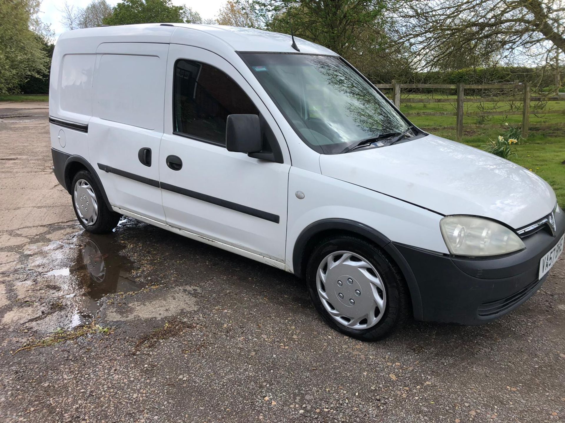 2007 VAUXHALL COMBO CREW 2000 CDTI WHITE FACTORY CREW VAN, 1.2 DIESEL ENGINE, 177,677 MILES *NO VAT*