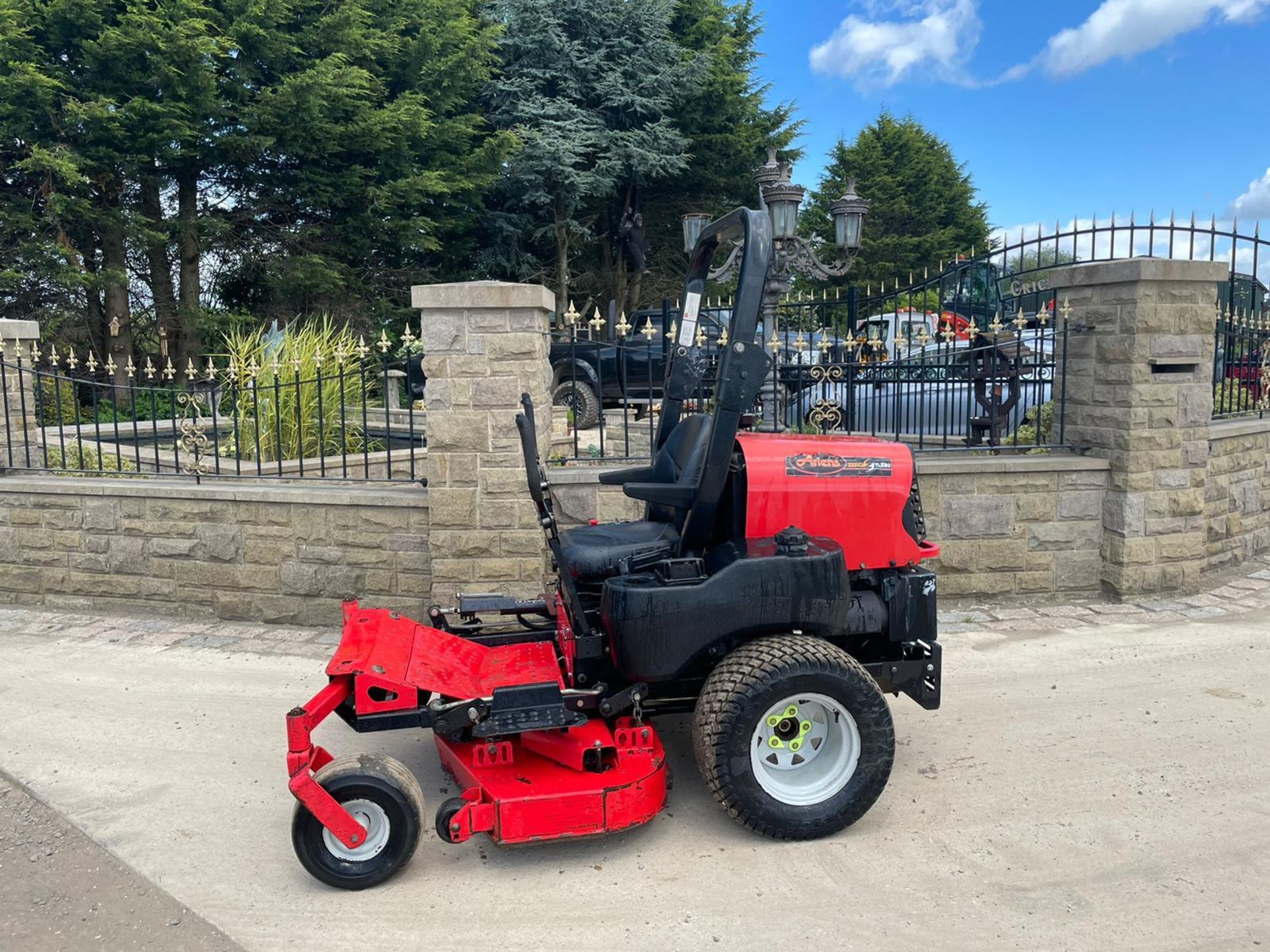 ARIENS 252 ZERO TURN DIESEL MOWER, RUNS DRIVES AND CUTS, VANGUARD 3 CYLINDER DIESEL ENGINE *PLUS VAT