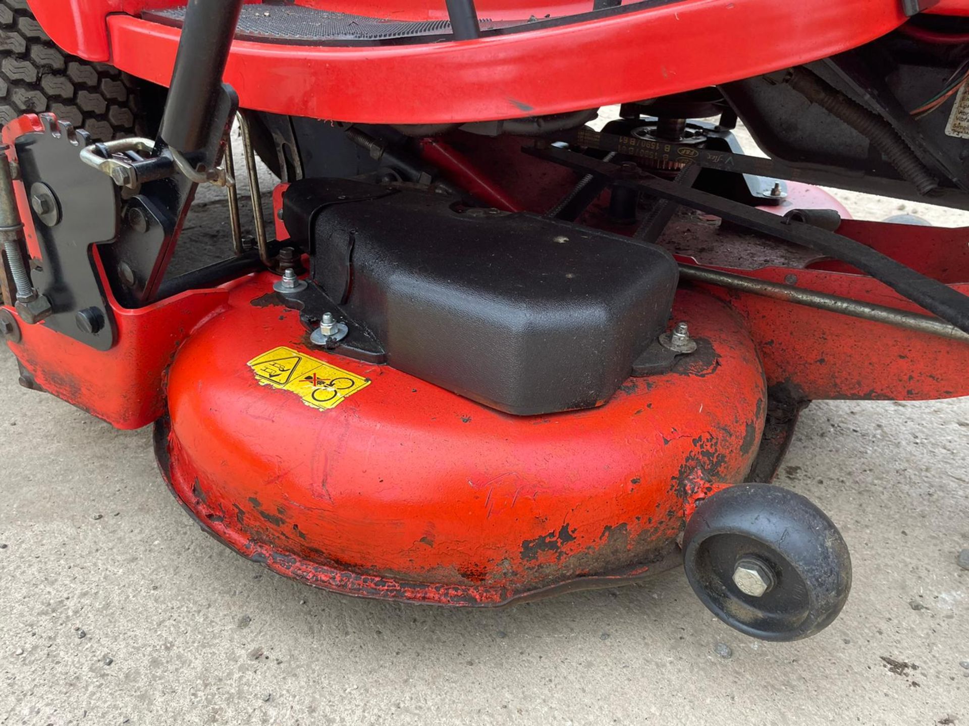 SIMPLICITY BARON 20hp RIDE ON MOWER WITH REAR COLLECTOR, RUNS DRIVES AND CUTS, NEW BATTERY *NO VAT* - Image 11 of 11