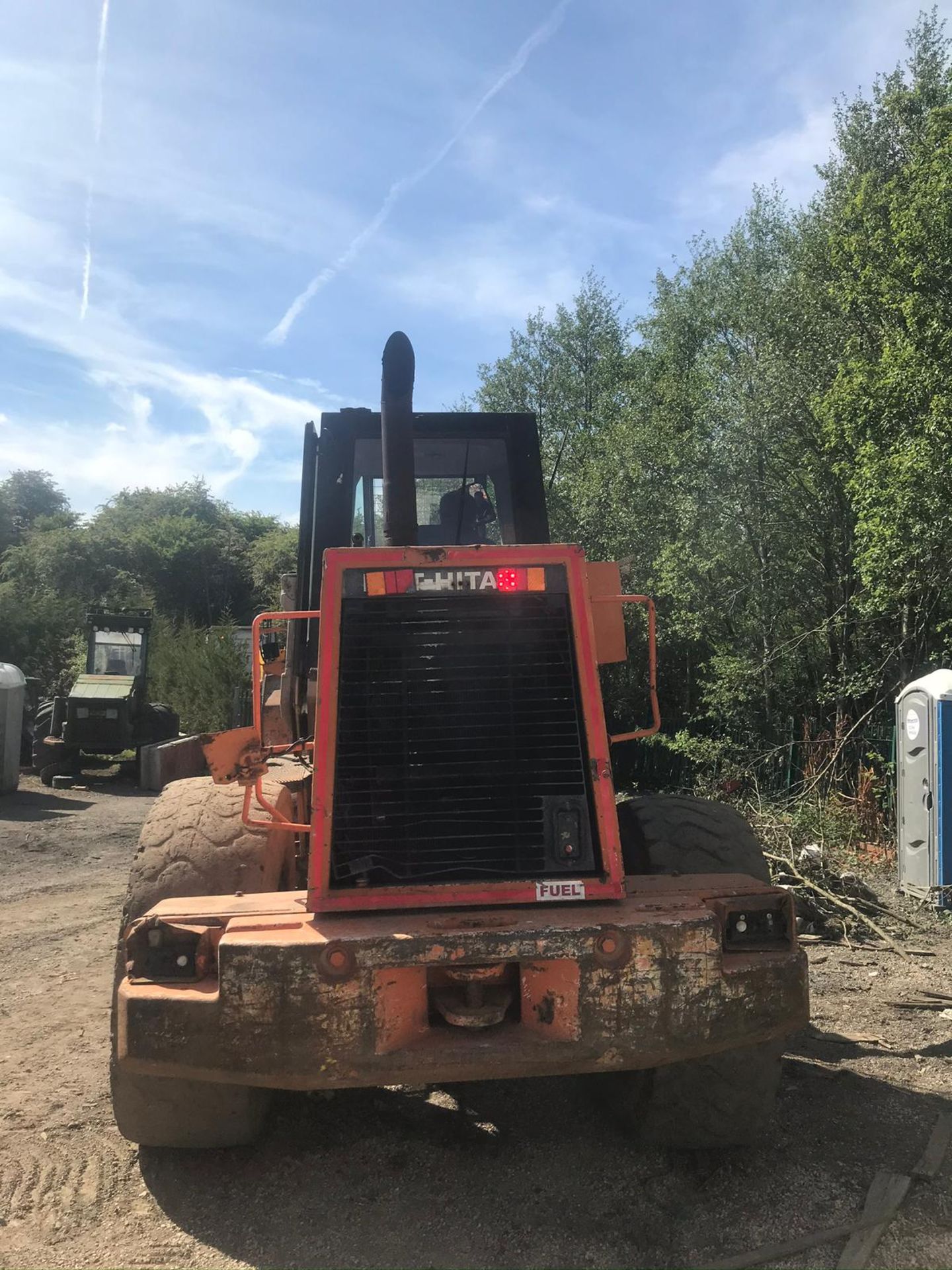 FIAT HITACHI FR130.2 LOADING SHOVEL, RUNS DRIVES AND LIFTS, FULLY GLASS CAB, GOOD BUCKET *PLUS VAT* - Image 3 of 4