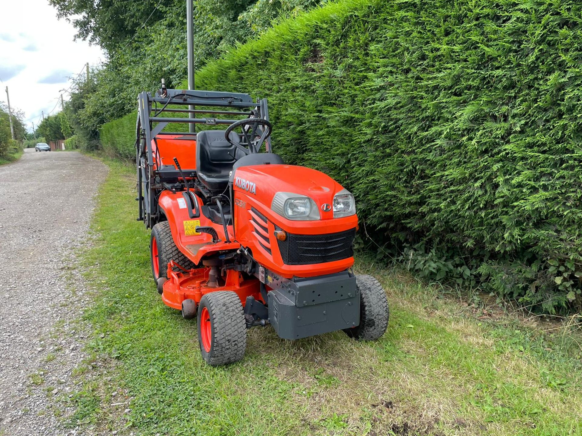2013 KUBOTA G23-II RIDE ON HIGH TIP MOWER, RUNS AND DRIVES, SHOWING A LOW 771 HOURS *PLUS VAT* - Image 2 of 10