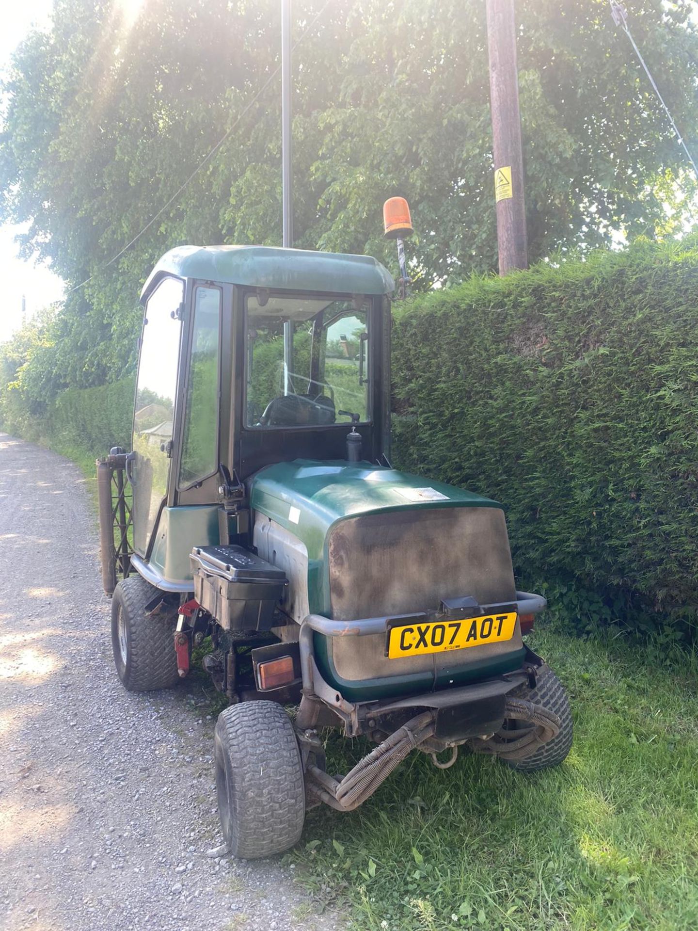 HAYTER RIDE ON CYLINDER MOWER WITH CAB, ROAD REGISTERED, RUNS DRIVES AND CUTS, 4WD *PLUS VAT* - Image 4 of 6