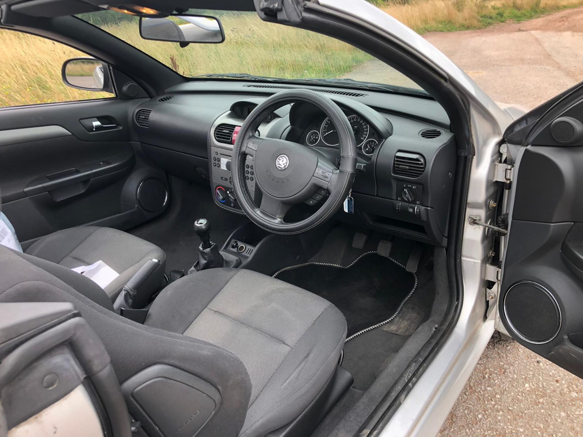 2007 VAUXHALL TIGRA TWINPORT SILVER CONVERTIBLE, 80,000 MILES, 2 SEATS, 1364cc PETROL *NO VAT* - Image 10 of 13