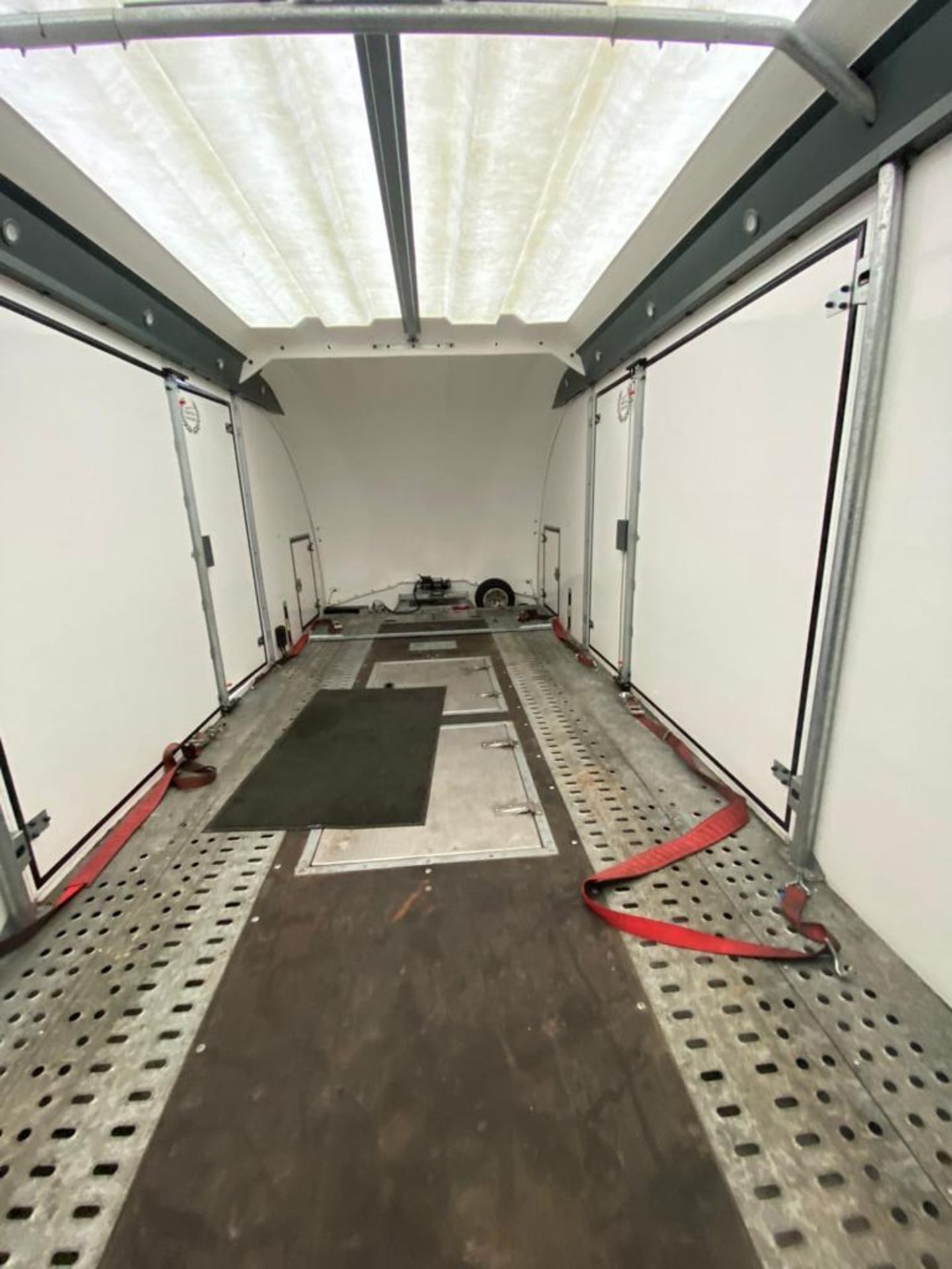 2019 BRIAN JAMES ENCLOSED TRAILER, RACE TRANSPORTER 6, ELECTRIC TILT WINCH *PLUS VAT* - Image 3 of 4