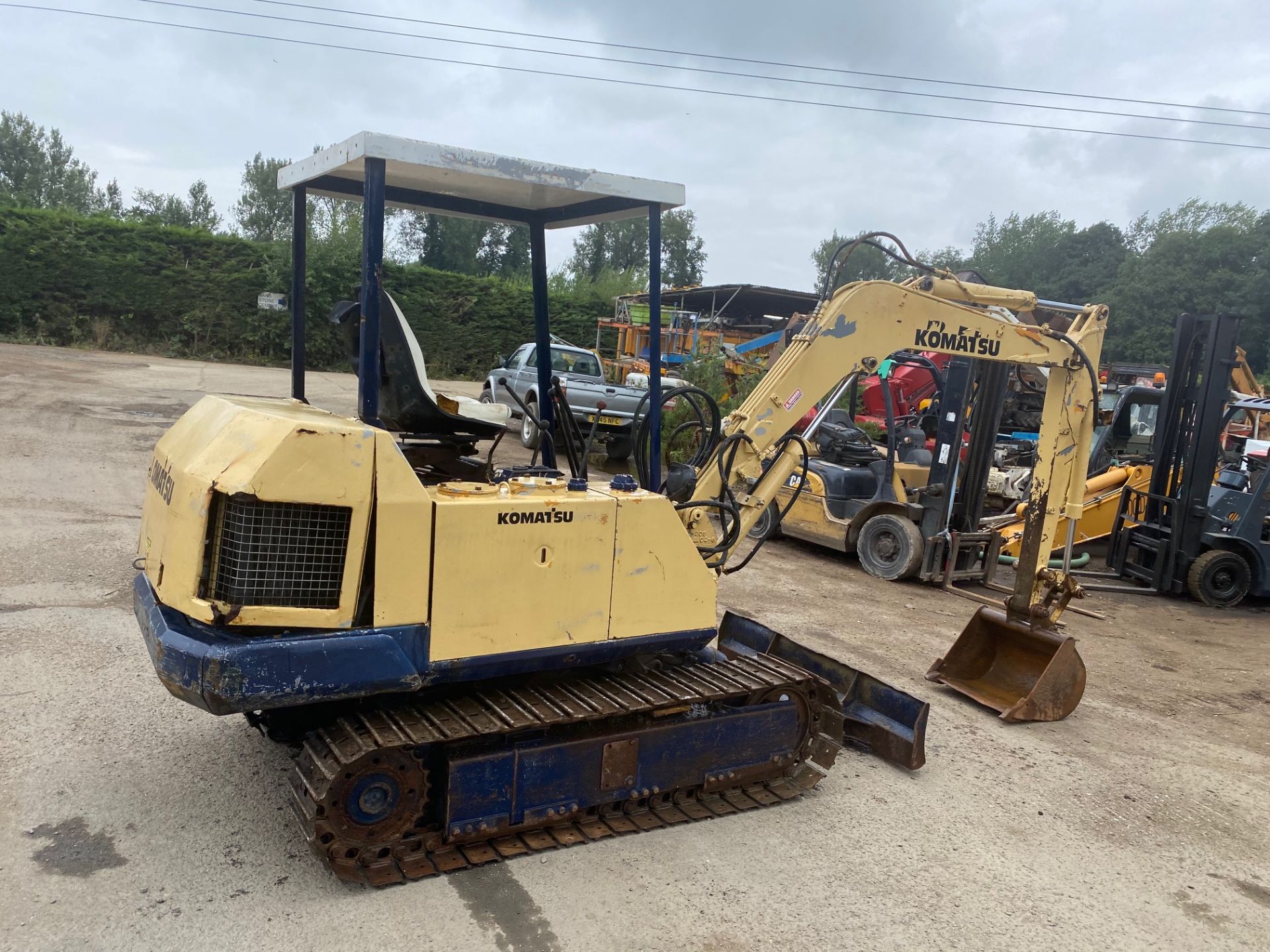 KOMATSU 4 TON DIGGER, STEEL TRACKS, STARTS EASILY AND HAS A GOOD ENGINE *PLUS VAT* - Image 2 of 6