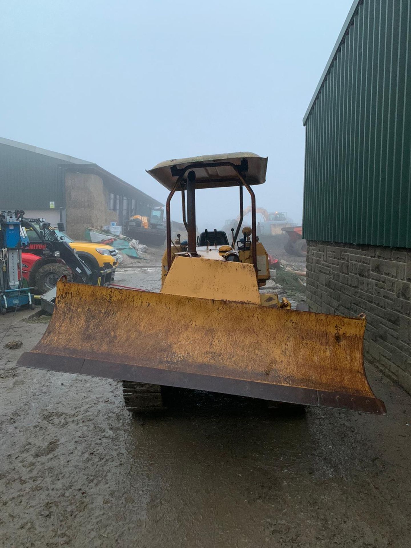 MITSUBISHI BD2F DOZER, RUNS, DRIVES AND PUSHES, 6 WAY BLADE, CAT S4E ENGINE *PLUS VAT* - Image 5 of 9