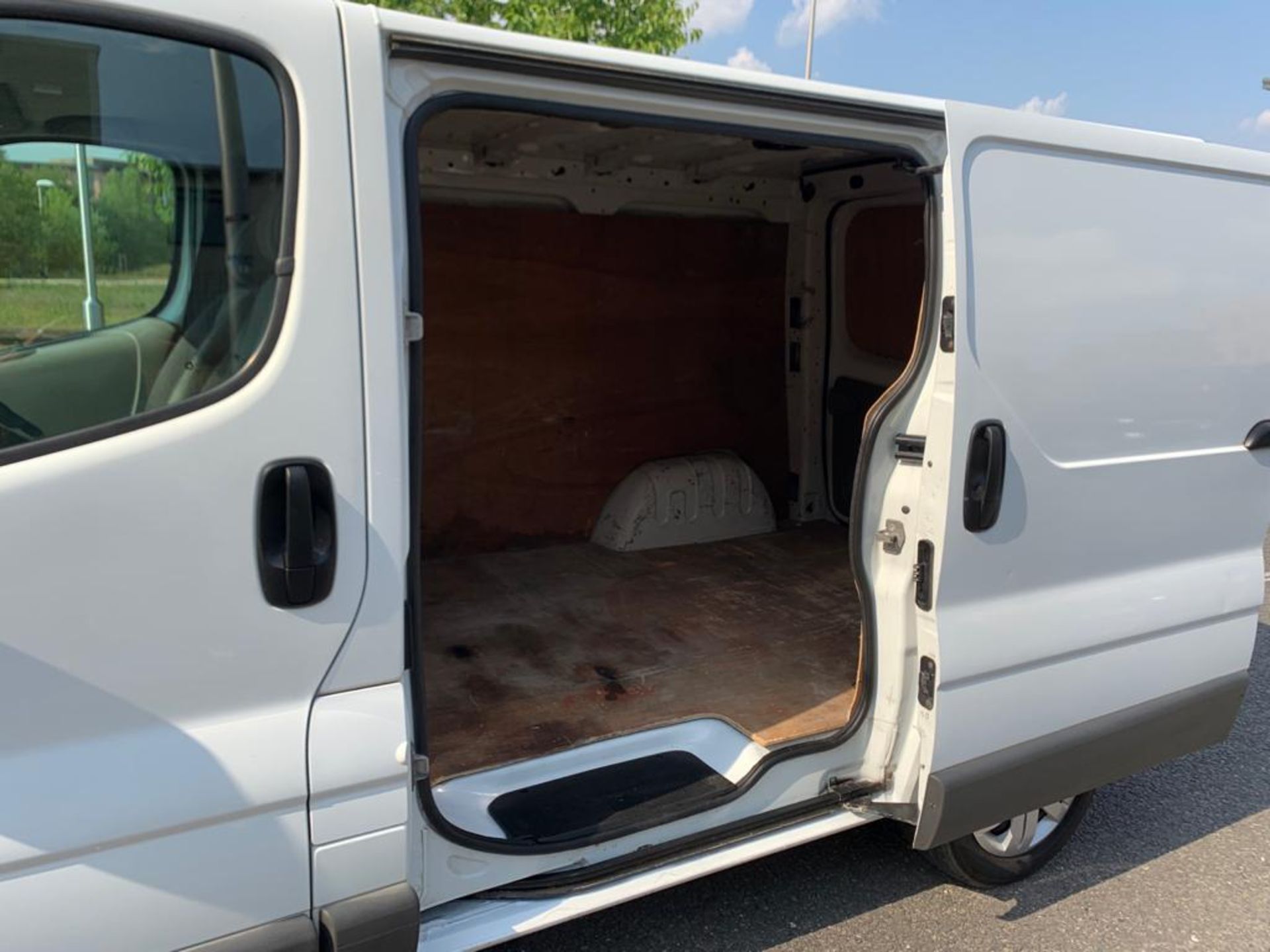 2008/58 REG VAUXHALL VIVARO 2700 CDTI SWB WHITE PANEL VAN, SHOWING 3 FORMER KEEPERS *NO VAT* - Image 6 of 10