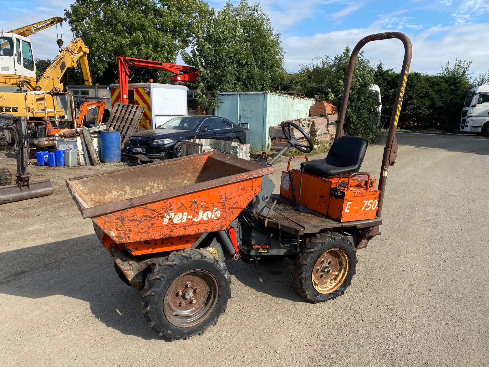 PEL JOB ED750 HIGH TIP DUMPER, 4X4, MITSUBISHI DIESEL ENGINE, RUNS, DRIVES AND BRAKES WORK *PLUS VAT - Image 2 of 5