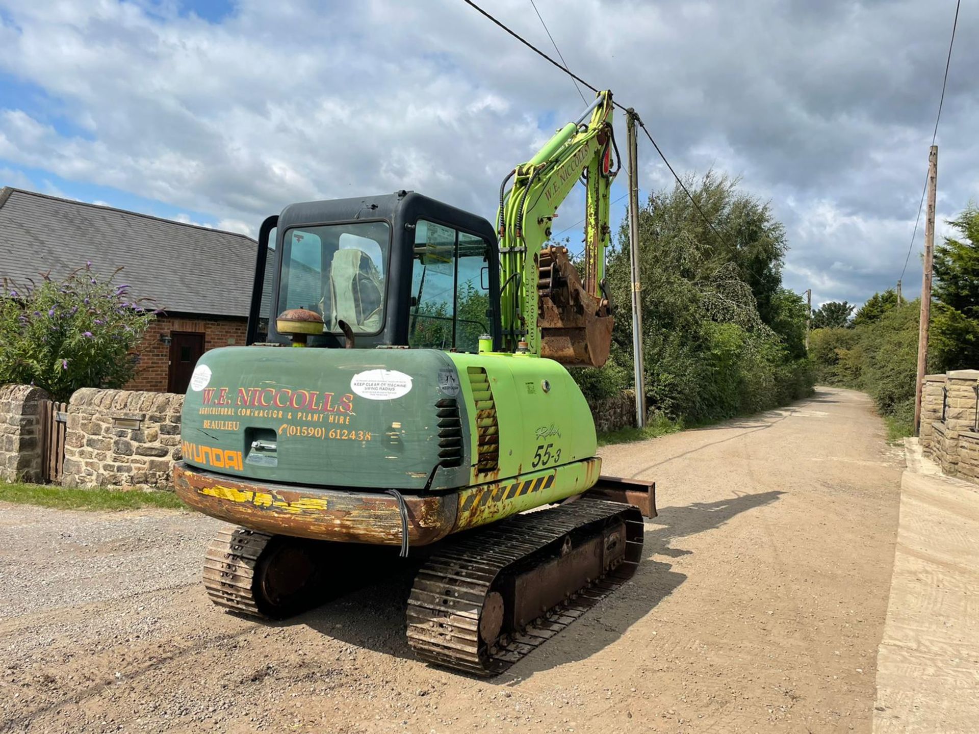 HYUNDAI ROBEX R55-3 5.5 TON EXCAVATOR, RUNS, DRIVES AND DIGS, SHOWING A LOW 4384 HOURS *PLUS VAT* - Image 5 of 24