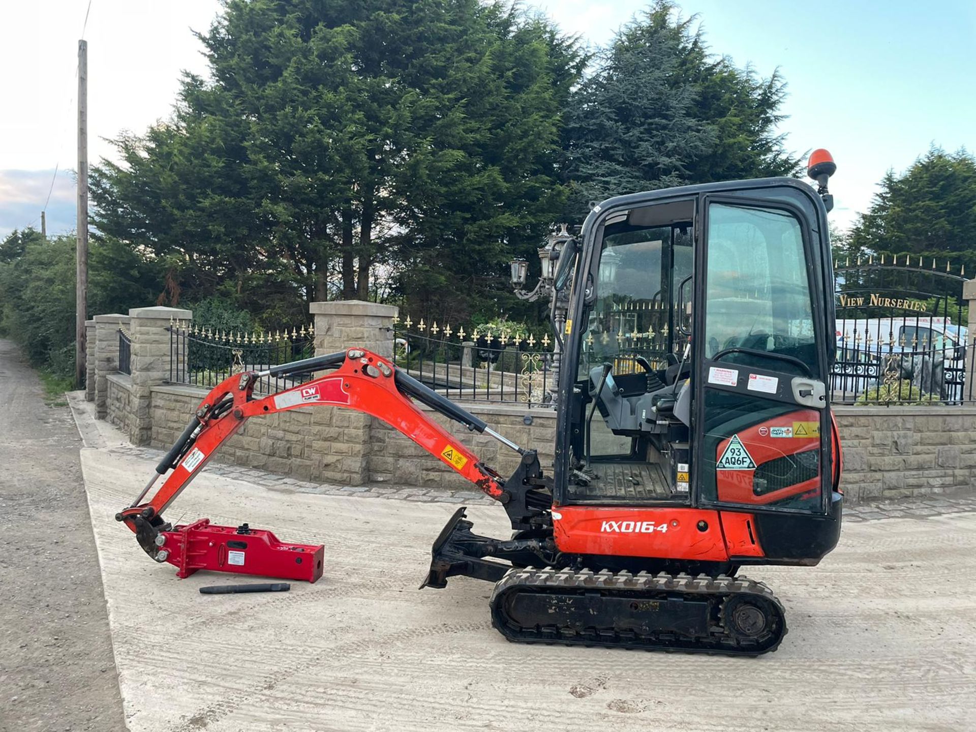 2017 KUBOTA KX016-4 MINI DIGGER, RUNS, DRIVES AND DIGS, SHOWING A LOW 1216 HOURS *PLUS VAT* - Image 12 of 20