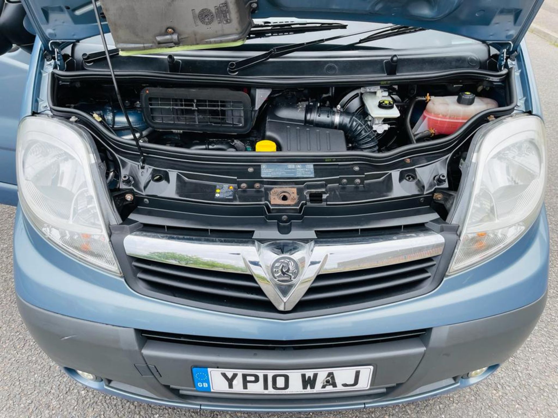 2010 VAUXHALL VIVARO SPORTIVE CDTI SWB GREY PANEL VAN, 2.0 DIESEL ENGINE, 135,508 MILES *NO VAT* - Image 5 of 17