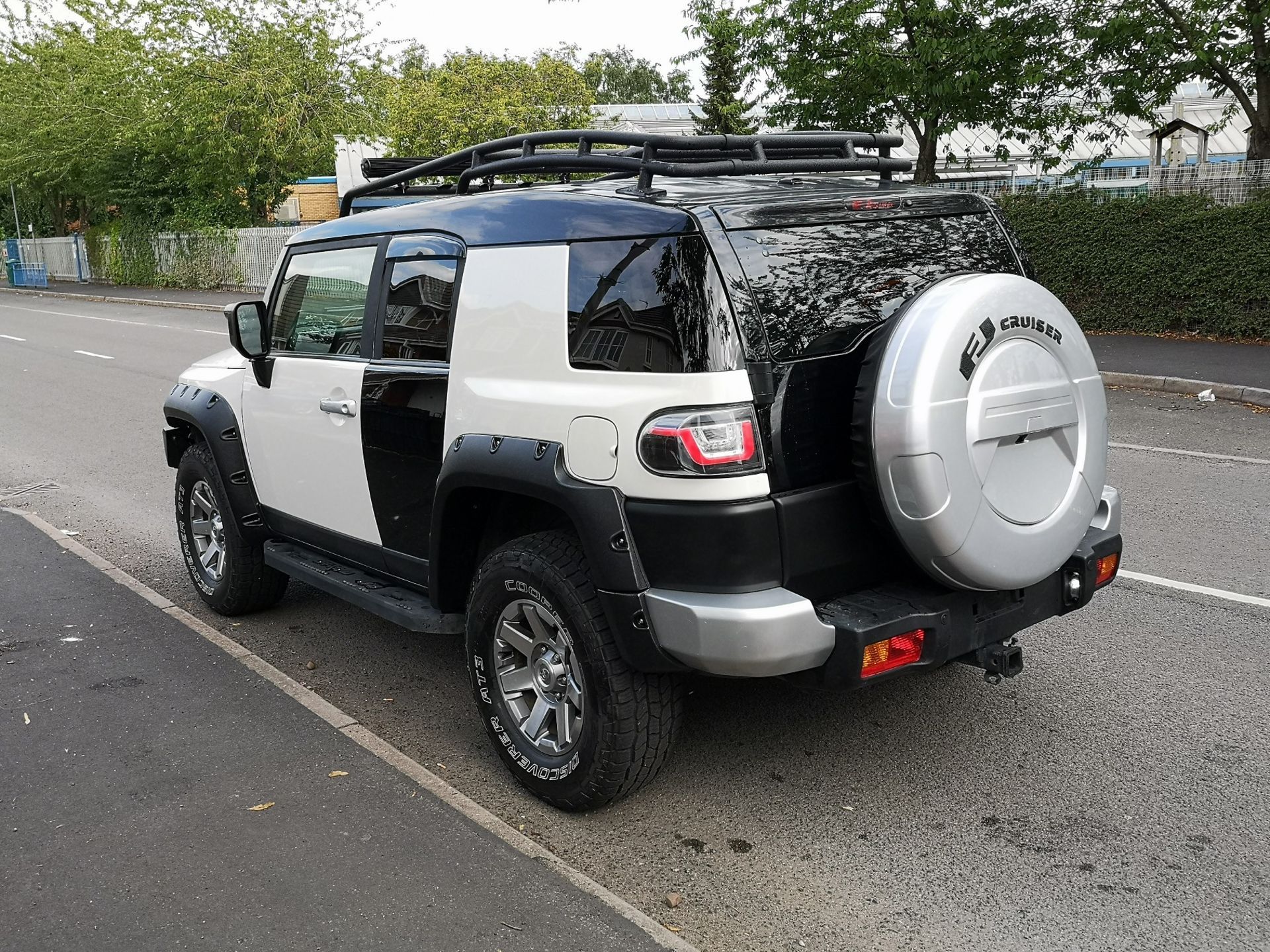 2014 WHITE RHD TOYOTA FJ CRUISER, 4.0 PETROL, ONLY 41,246 MILES *PLUS VAT* - Image 5 of 15