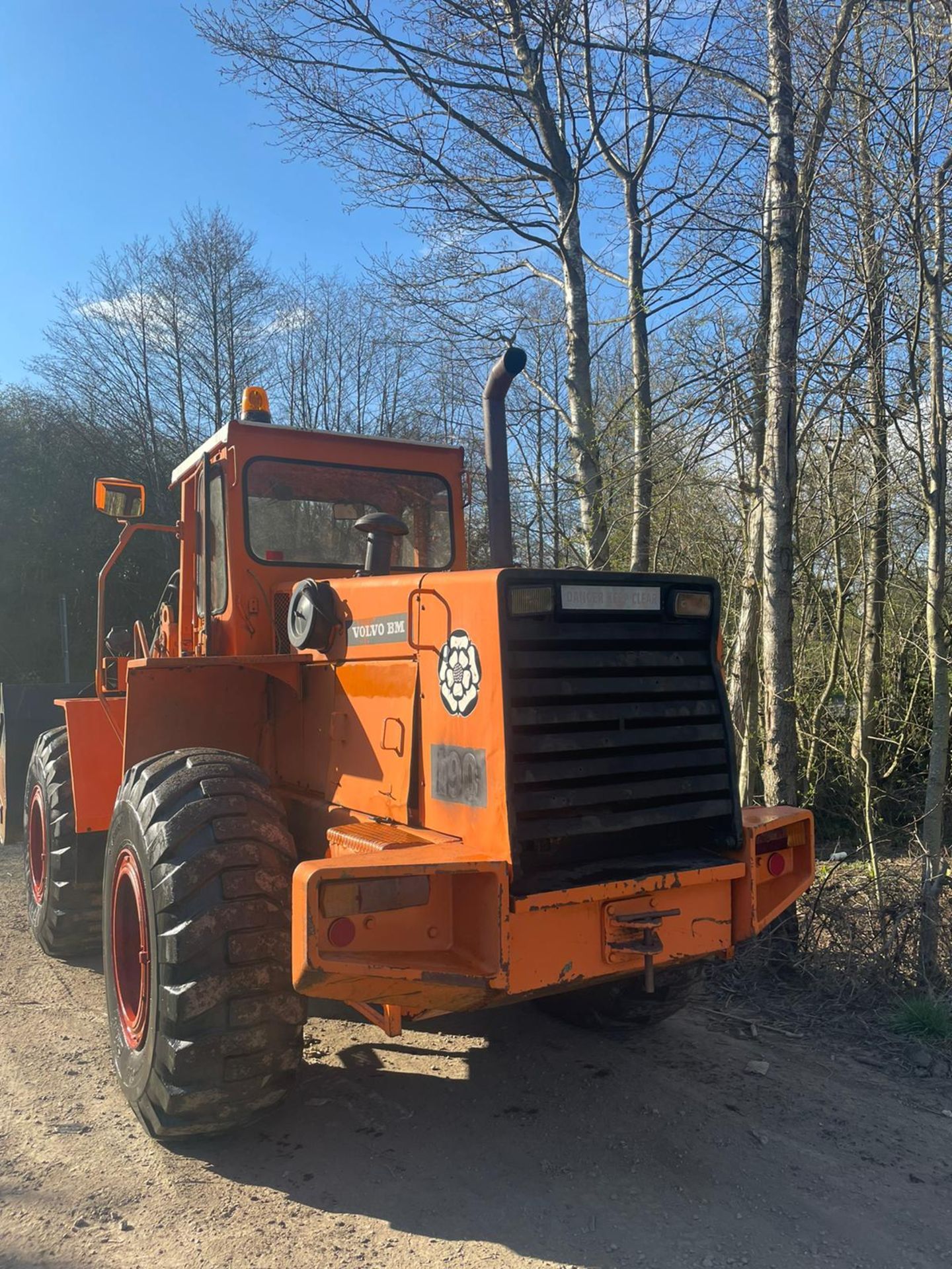 VOLVO BM4400 LOADING SHOVEL, RUNS DRIVES AND LIFTS, HYDRAULIC HITCH *PLUS VAT* - Image 6 of 13