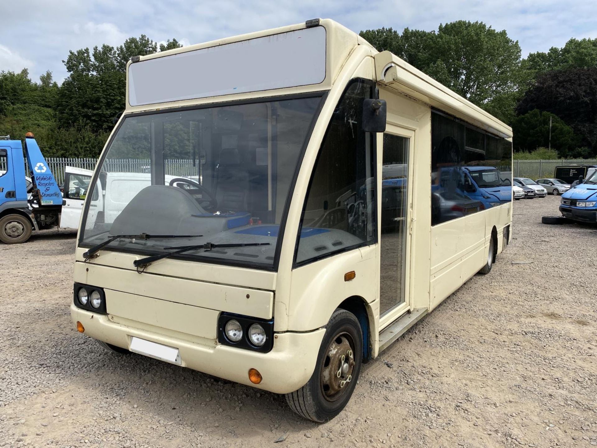 OPTARE SOLO M850 MERCEDES ATEGO 4.3TDI ALLISON AUTOMATIC MOTORHOME / CAMPER *NO VAT* - Image 2 of 12