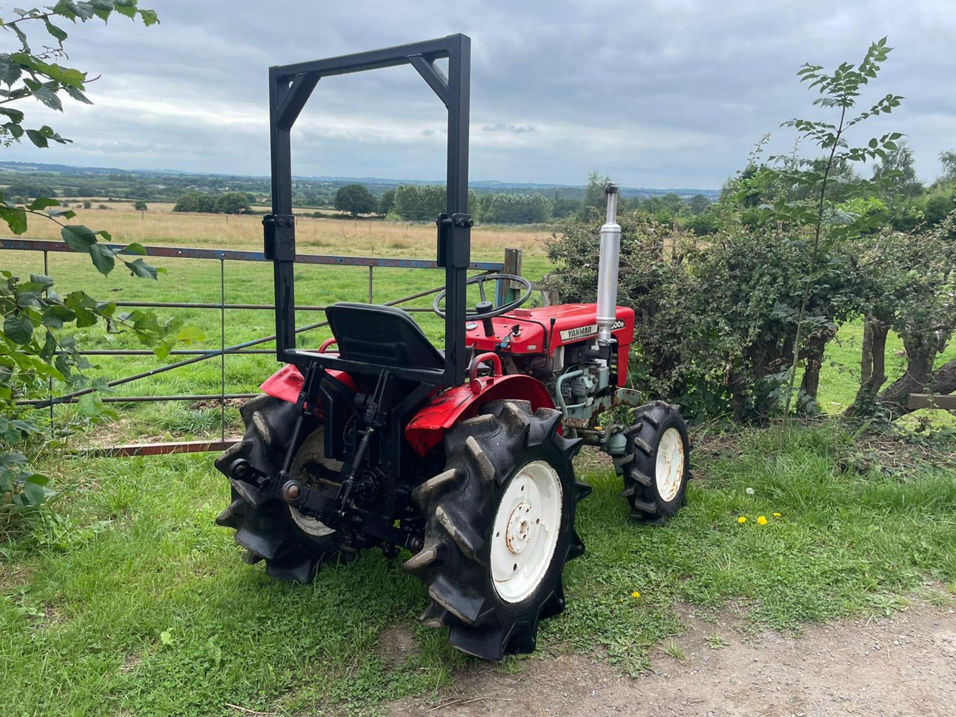 YANMAR YM1300D DIESEL COMPACT TRACTOR, RUNS DRIVES AND WORKS, A LOW 415 HOURS, 13hp *PLUS VAT* - Image 5 of 8