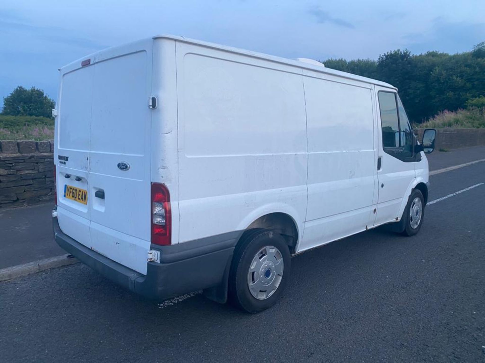 2011 FORD TRANSIT 115 T280S FWD WHITE FRIDGE PANEL VAN, 2.2 DIESEL ENGINE, 189,265 MILES *NO VAT* - Image 8 of 12