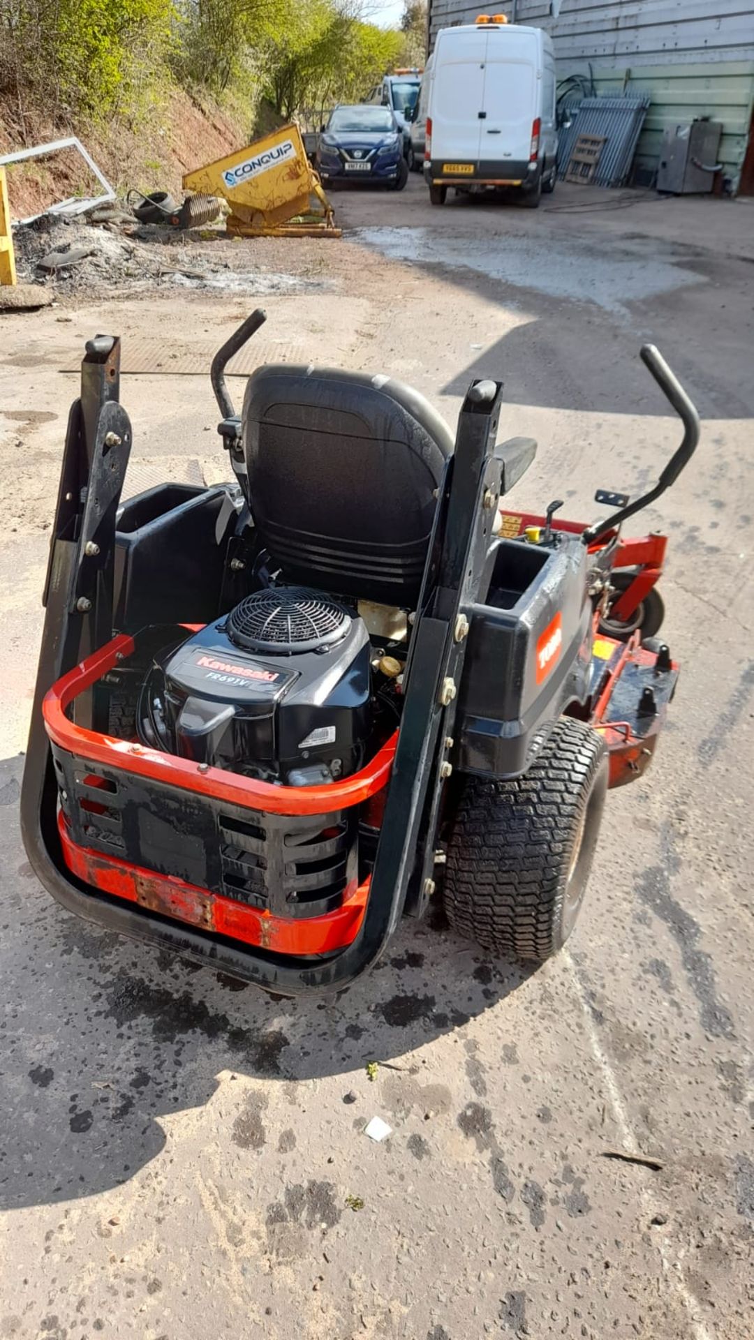 TORO TITAN ZX5420 ZERO TURN RIDE ON MOWER, KAWASAKI ENGINE *PLUS VAT* - Image 3 of 5