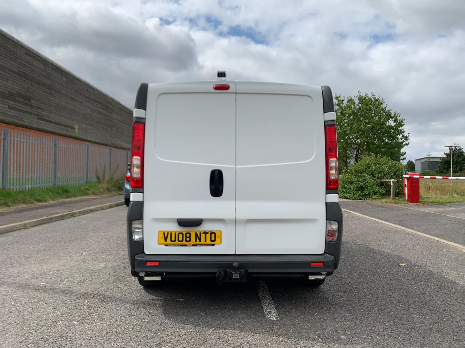 2008 VAUXHALL VIVARO 2700 CDTI SWB WHITE PANEL VAN, 123,077 MILES, 2.0 DIESEL *NO VAT* - Image 6 of 14