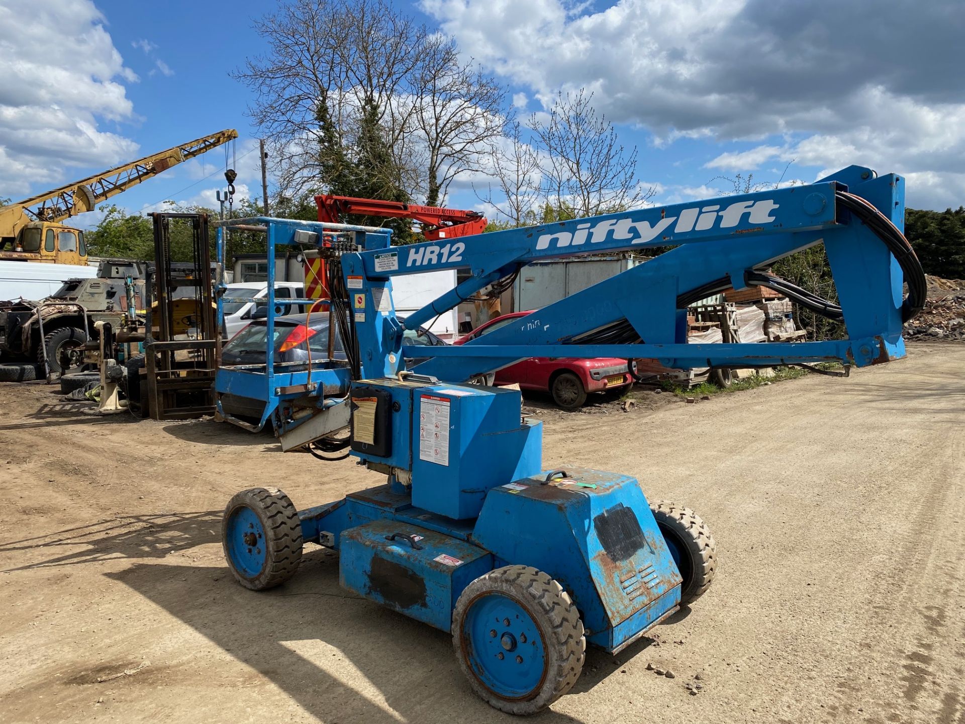 2001 NIFTYLIFT HR12 CHERRY PICKER, SHOWING 175 HOURS, DIESEL AND BATTERY OPERATED *PLUS VAT*