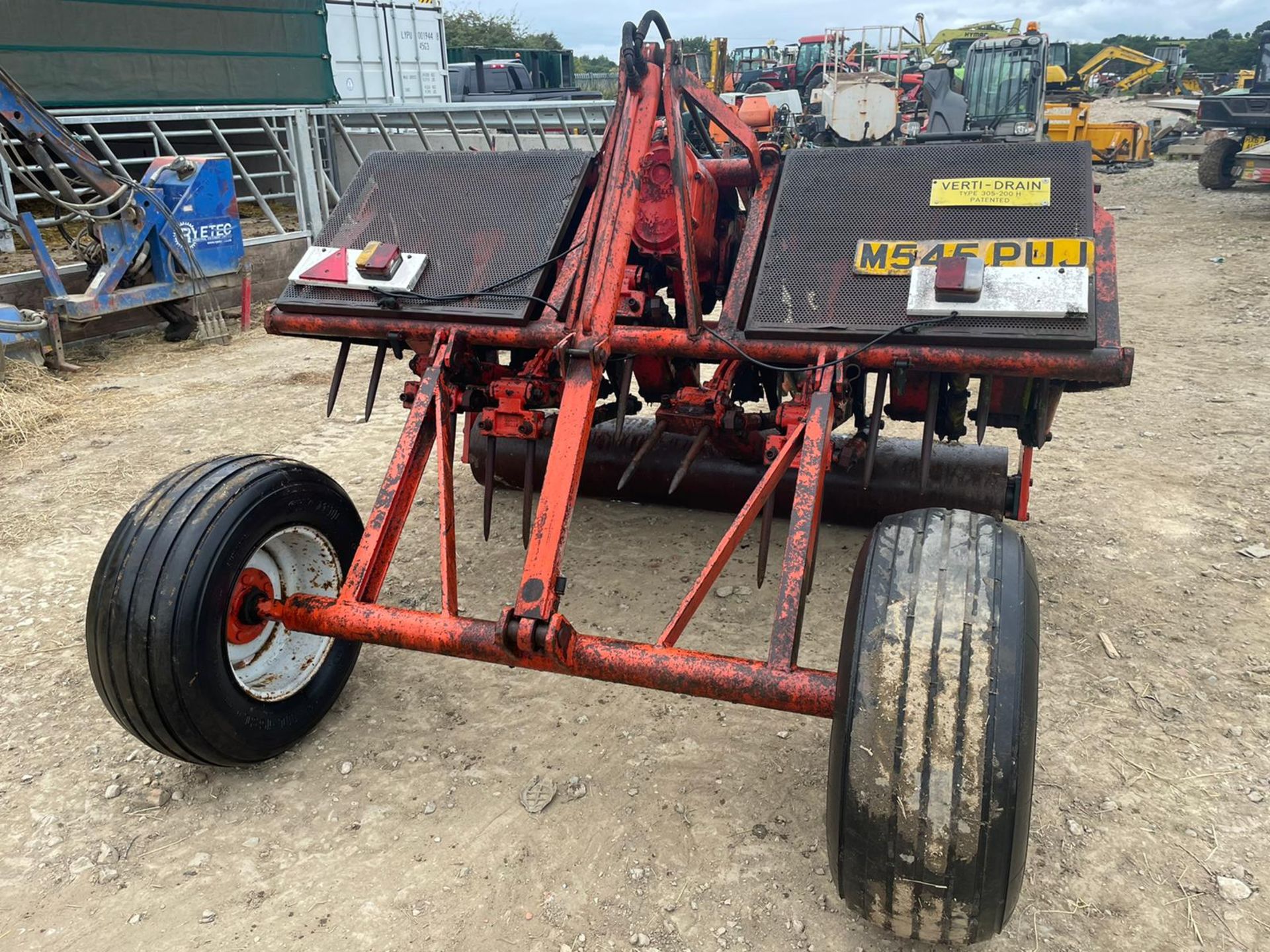 VERTI DRAIN 305-200H SINGLE AXLE AERATOR, PTO DRIVEN, PTO INCLUDED *PLUS VAT* - Image 3 of 7