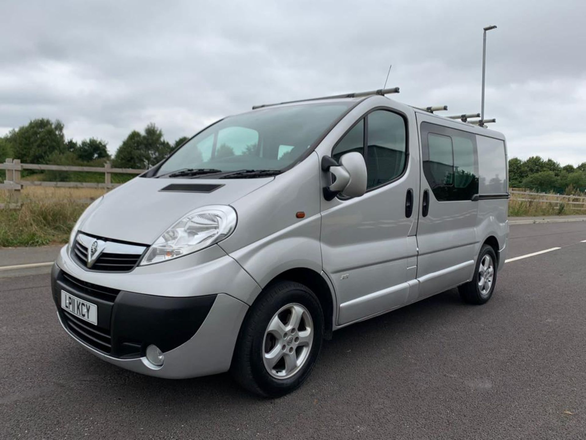 2011 VAUXHALL VIVARO 2900 SPORT CDTI SW SILVER PANEL VAN, 2.0 DIESEL, 135,848 MILES *NO VAT* - Image 3 of 19