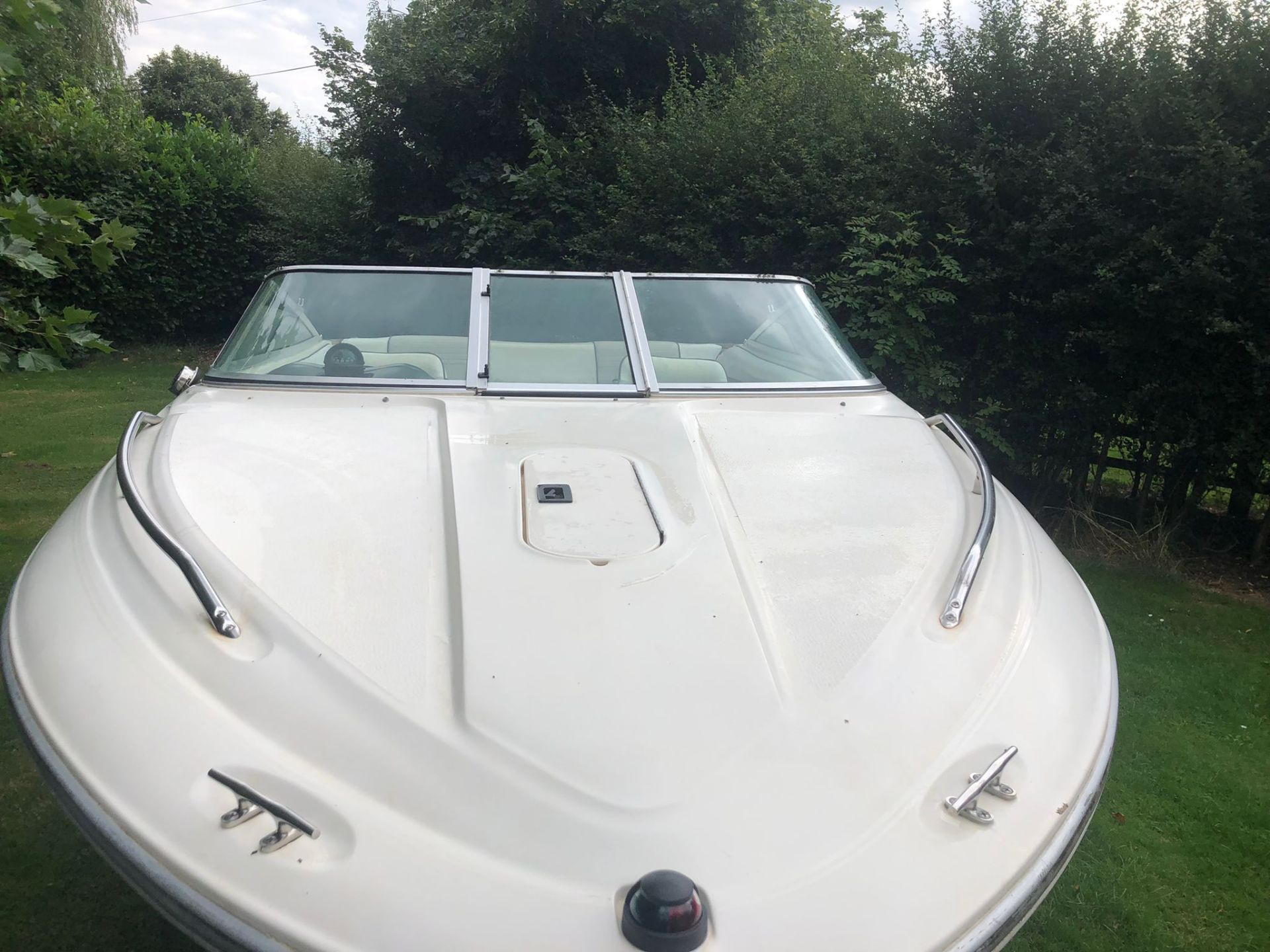 SEA RAY 170 BOAT WITH TRAILER, LICENSED FOR 6 PEOPLE, BRAND NEW TYRES *NO VAT* - Image 8 of 16