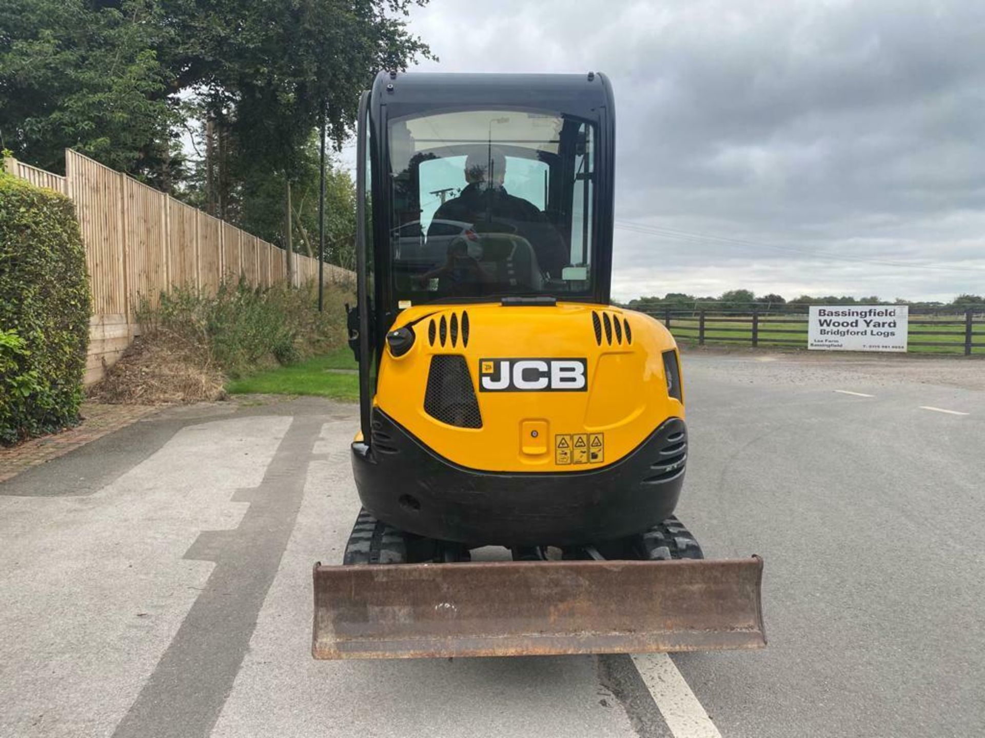 JCB MINI DIGGER 8026, YEAR 2014, FULL CAB, DITCHING BUCKET & QUICK HITCH *PLUS VAT* - Image 4 of 12