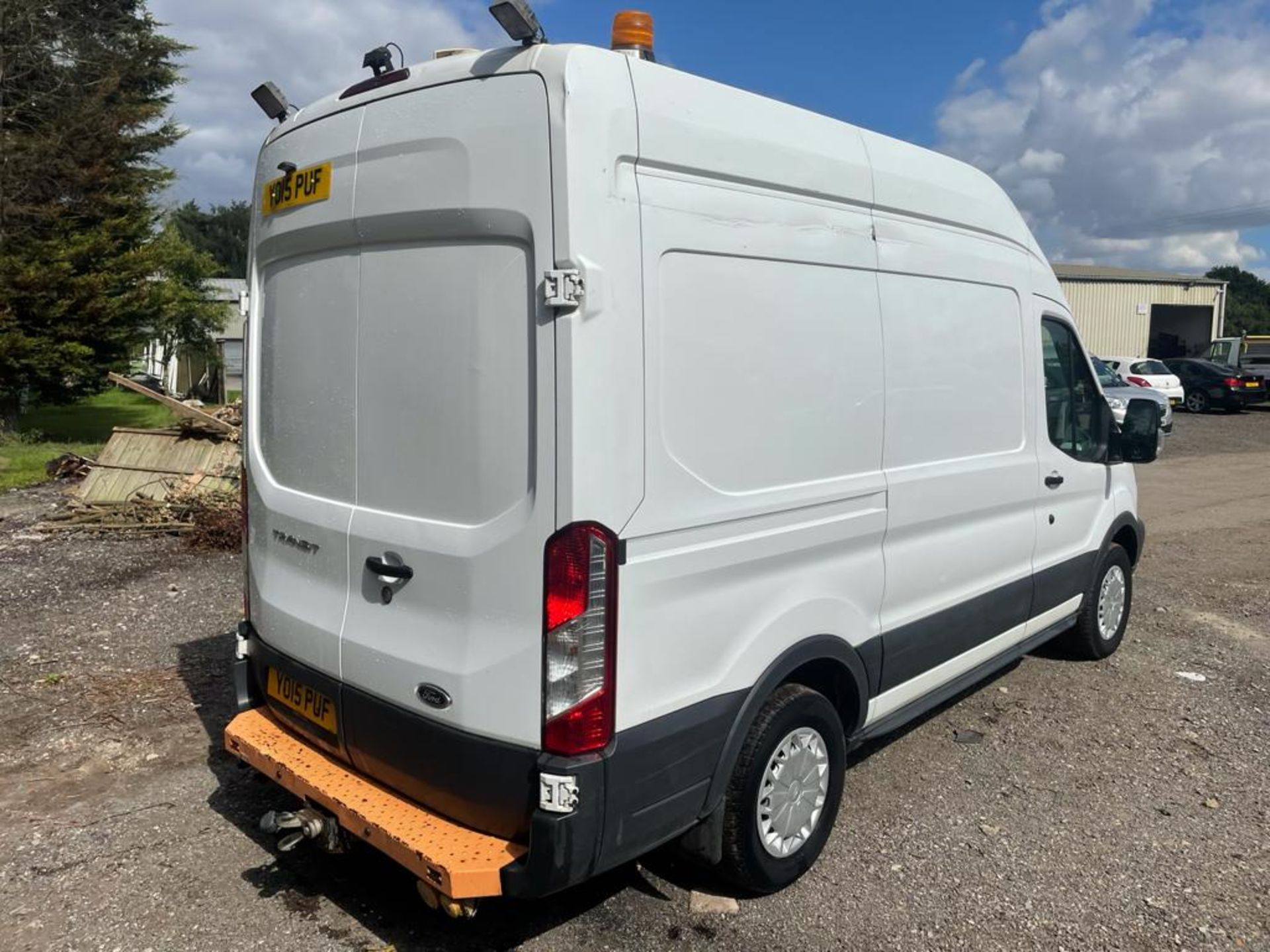 2015 FORD TRANSIT 350 L2H3 WHITE COMPRESSOR VAN, 2.2 DIESEL ENGINE, 146K MILES *PLUS VAT* - Image 7 of 12