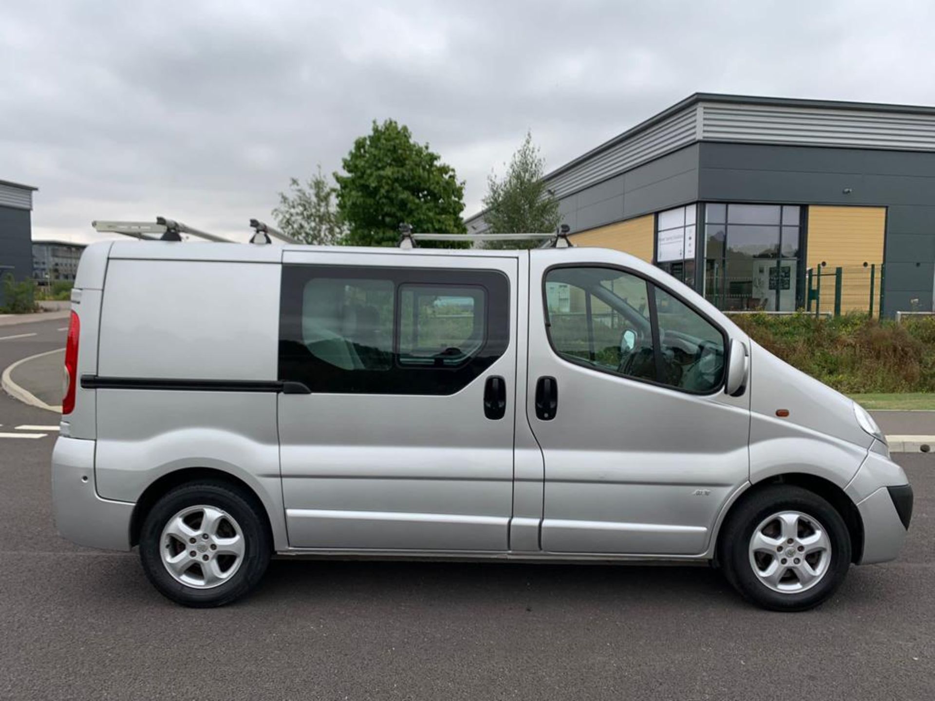 2011 VAUXHALL VIVARO 2900 SPORT CDTI SW SILVER PANEL VAN, 2.0 DIESEL, 135,848 MILES *NO VAT* - Image 8 of 19