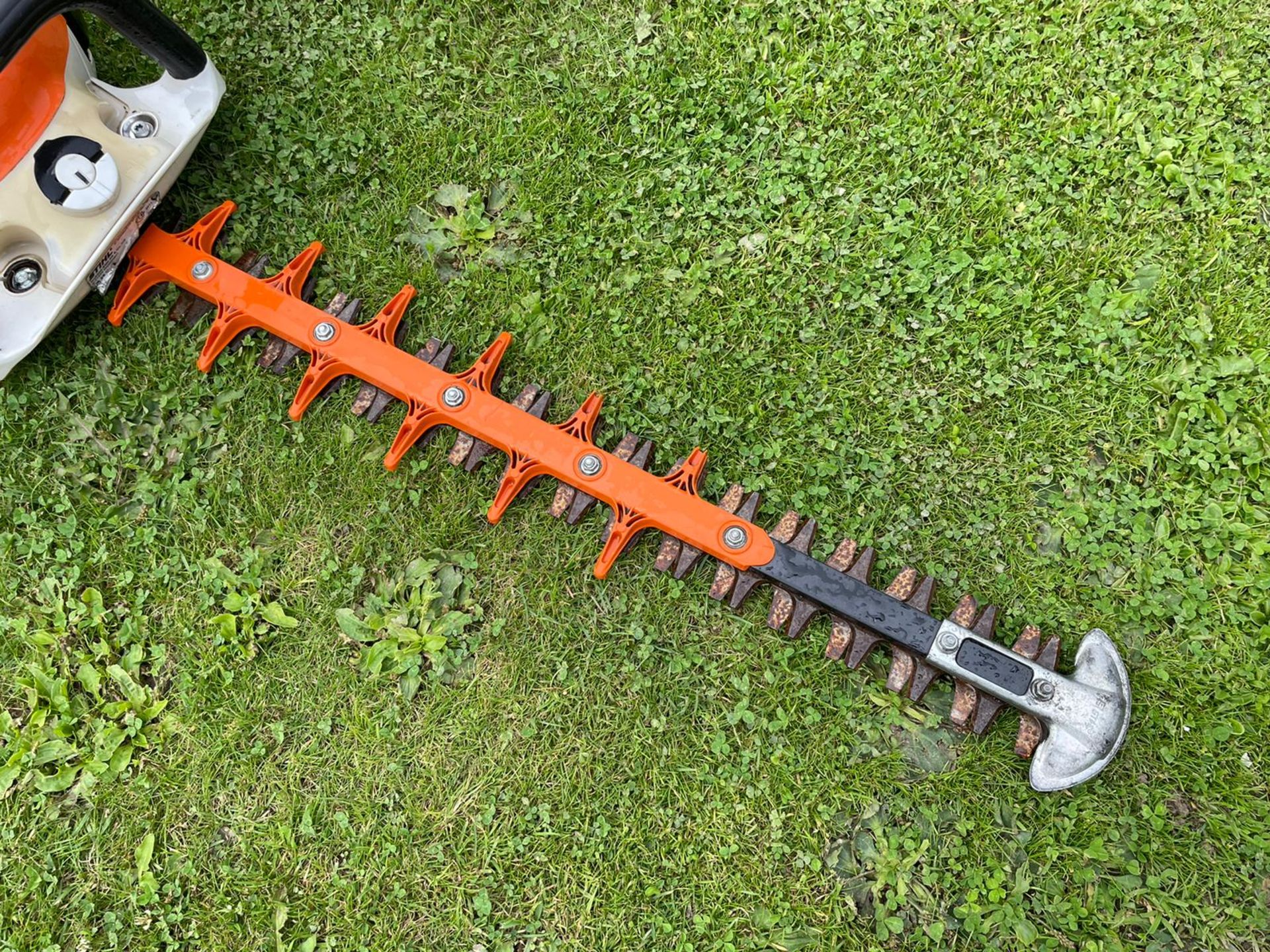 STIHL HS56C HEDGE TRIMMER, RUNS AND WORKS, SOLD NEW IN MID 2017 *NO VAT* - Image 4 of 6