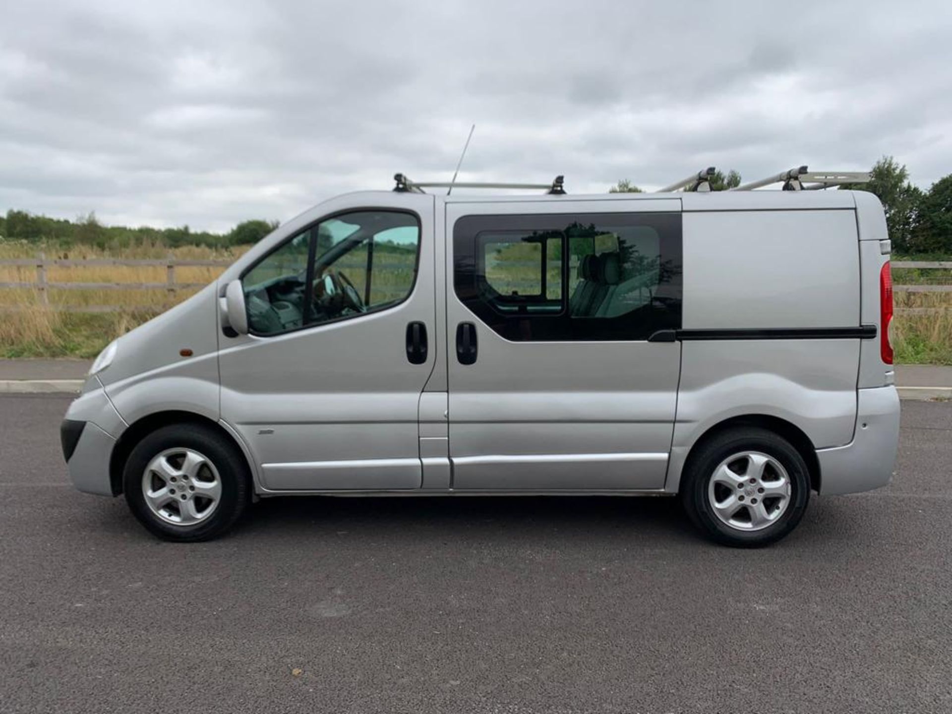 2011 VAUXHALL VIVARO 2900 SPORT CDTI SW SILVER PANEL VAN, 2.0 DIESEL, 135,848 MILES *NO VAT* - Image 4 of 19