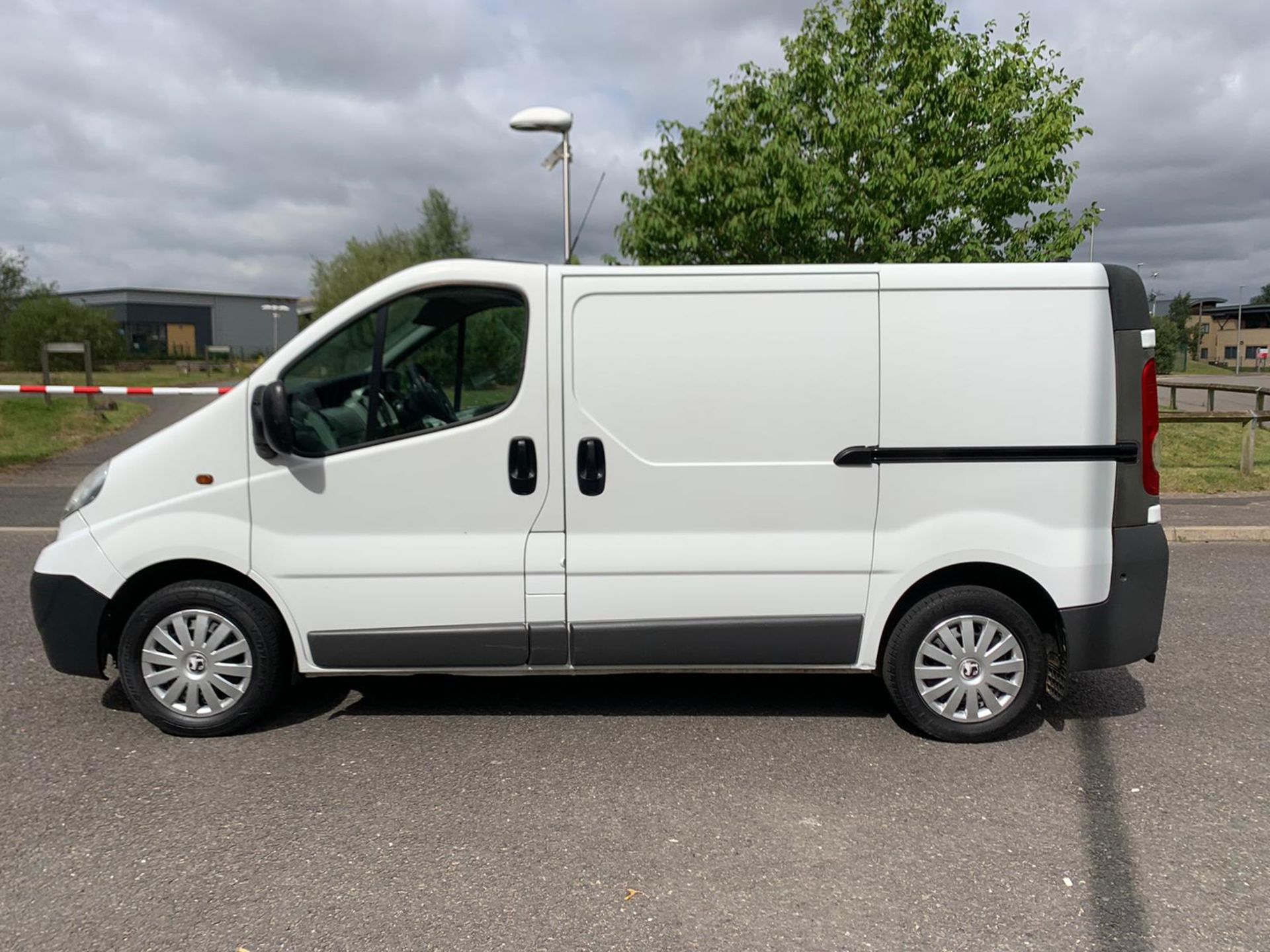 2008 VAUXHALL VIVARO 2700 CDTI SWB WHITE PANEL VAN, 123,077 MILES, 2.0 DIESEL *NO VAT* - Image 4 of 14