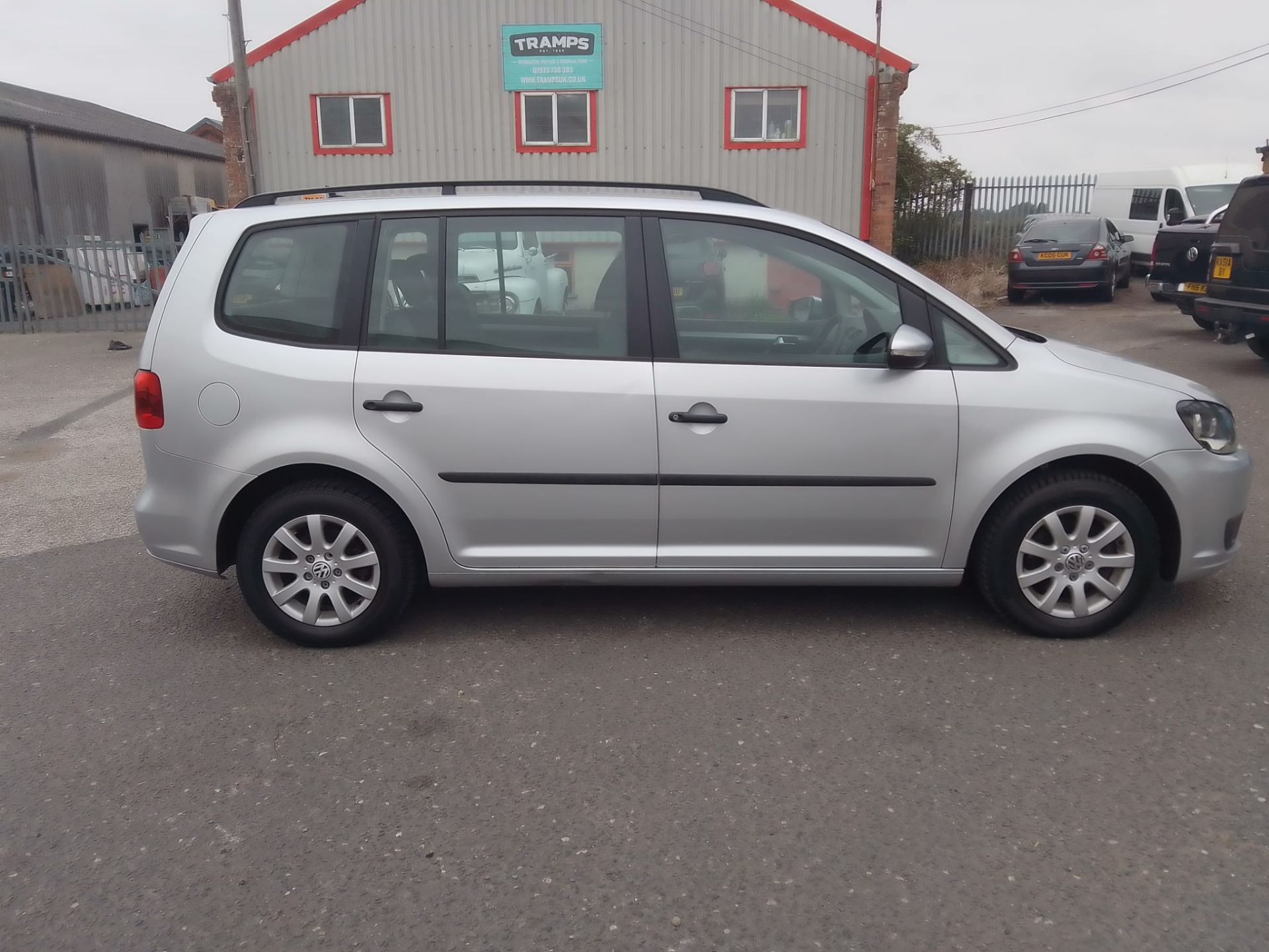 2010 VOLKSWAGEN TOURAN S TDI 106 7 SEATER SILVER MPV, 1.6 DIESEL, 48,038 MILES *NO VAT* - Image 8 of 13