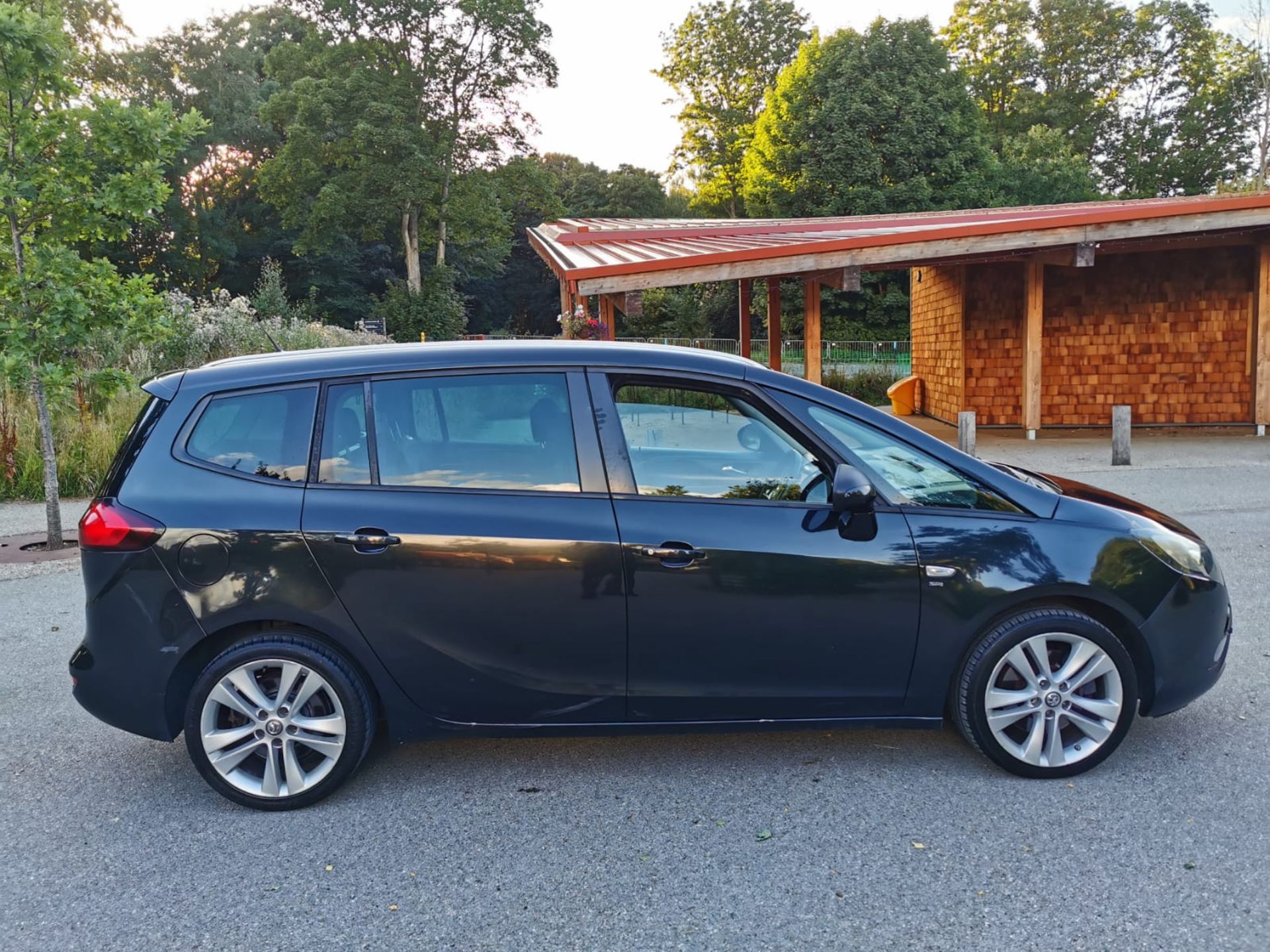 2014 VAUXHALL ZAFIRA TOURER SRI CDTI BLACK 7 SEATS MPV, 2.0 DIESEL ENGINE, MANUAL *NO VAT* - Image 8 of 22