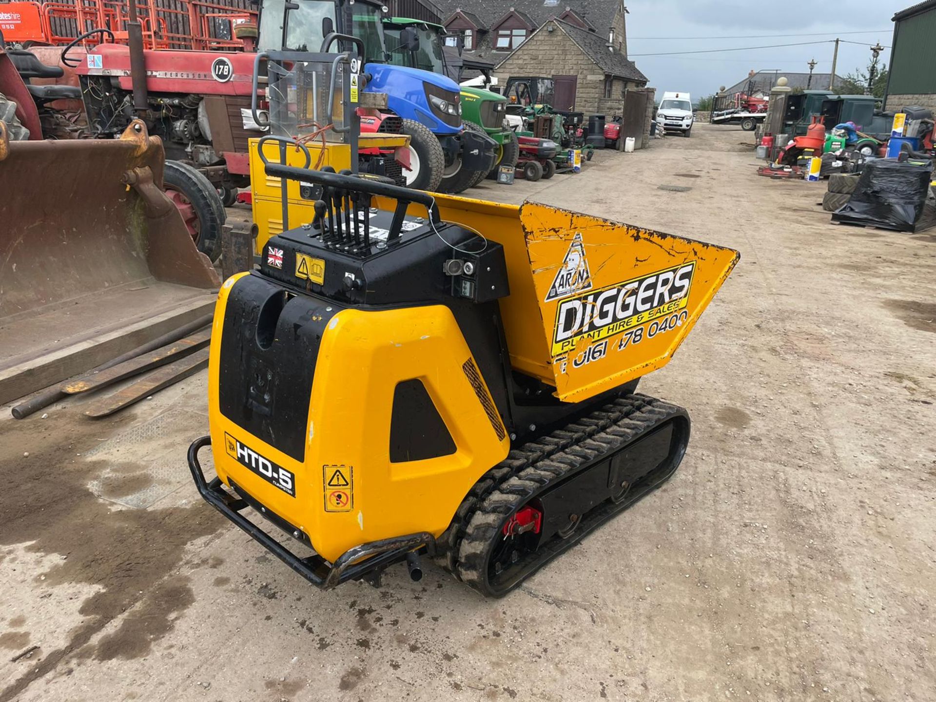 2018 JCB HTD-5 MINI TRACKED DUMPER, RUNS DRIVES AND DUMPS, HIGH TIP DUMP, 2 SPEED TRACKING *PLUS VAT - Image 5 of 7