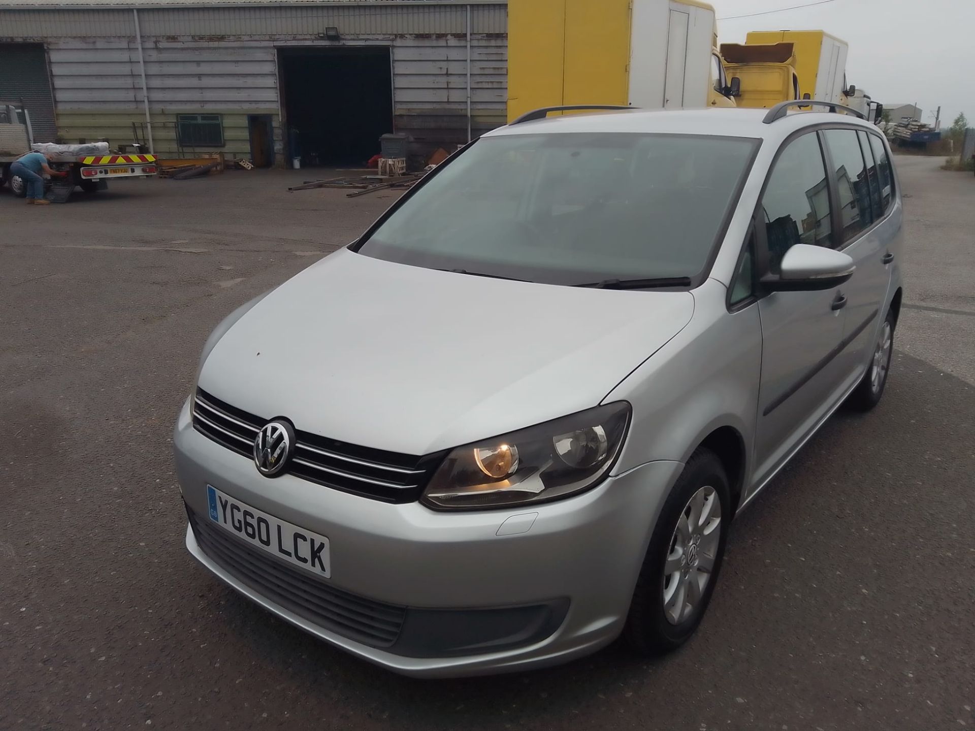 2010 VOLKSWAGEN TOURAN S TDI 106 7 SEATER SILVER MPV, 1.6 DIESEL, 48,038 MILES *NO VAT* - Image 2 of 13