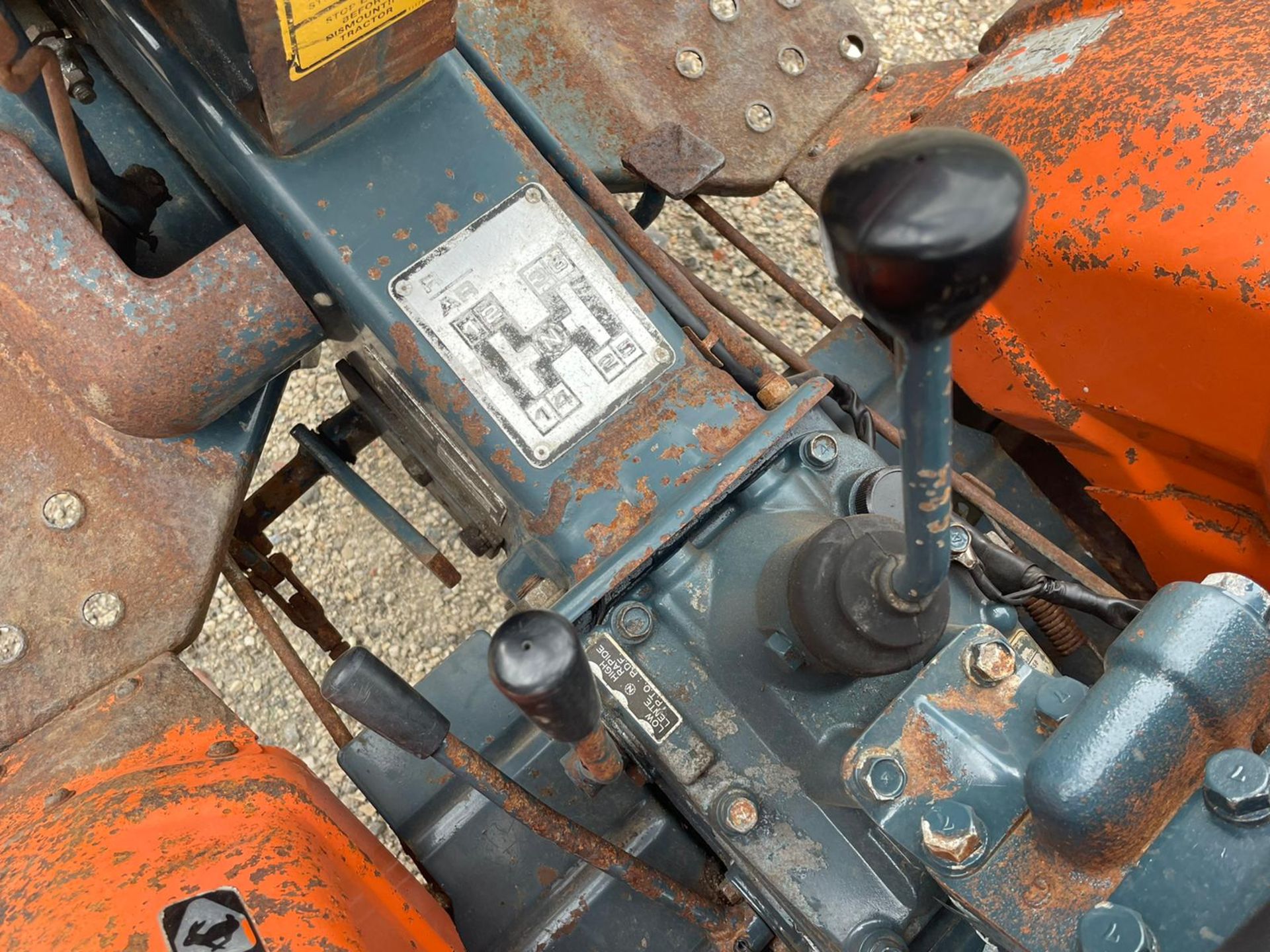 KUBOTA B5100 COMPACT TRACTOR WITH UNDERSLUNG MOWER, RUNS, DRIVES AND WORKS *PLUS VAT* - Image 8 of 12