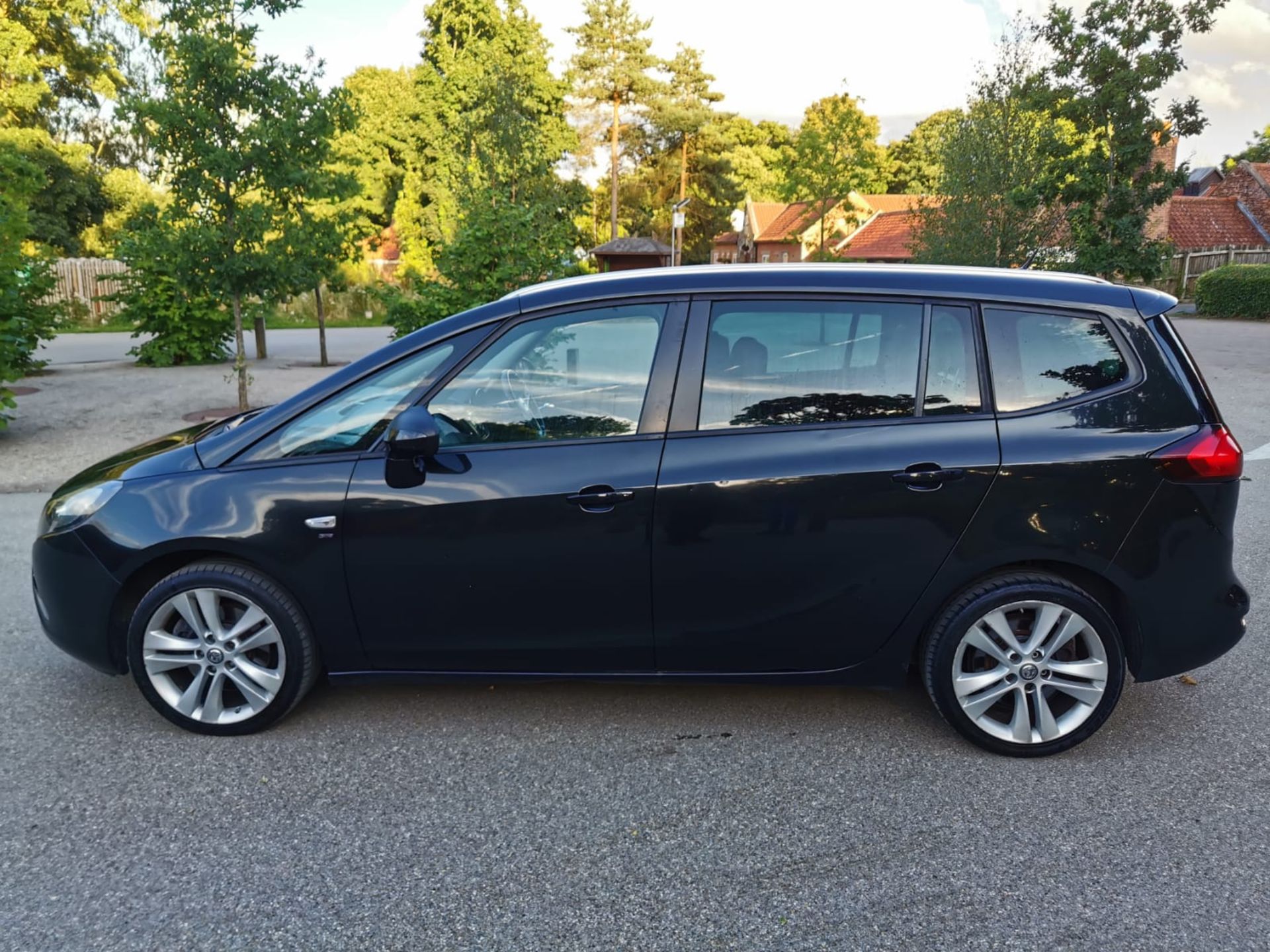 2014 VAUXHALL ZAFIRA TOURER SRI CDTI BLACK 7 SEATS MPV, 2.0 DIESEL ENGINE, MANUAL *NO VAT* - Image 4 of 22