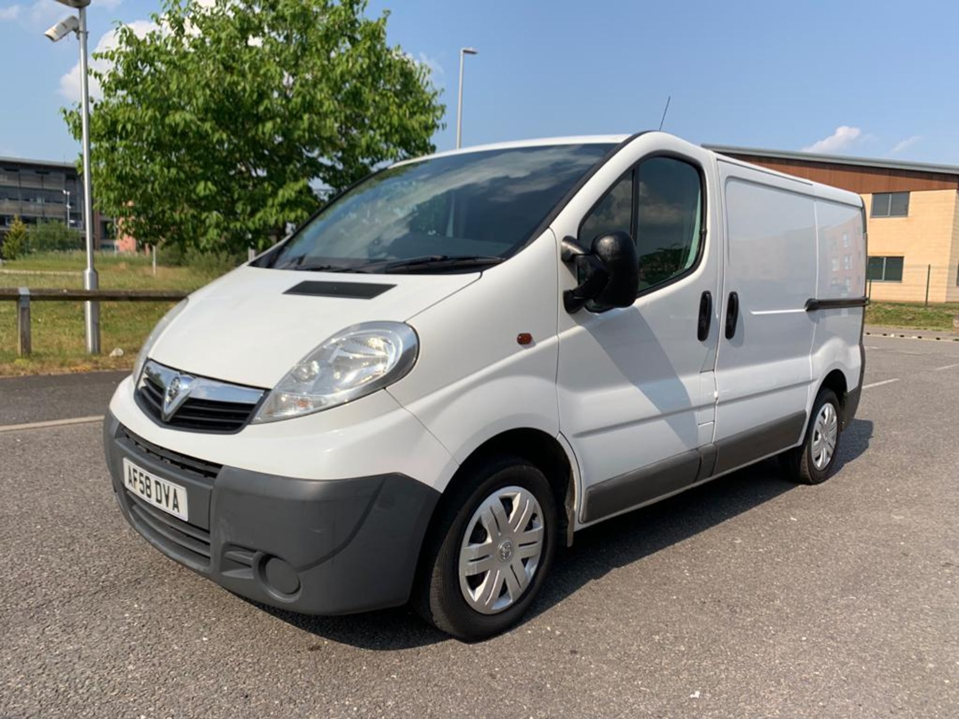 2008/58 REG VAUXHALL VIVARO 2700 CDTI SWB WHITE PANEL VAN, SHOWING 3 FORMER KEEPERS *NO VAT* - Image 2 of 10