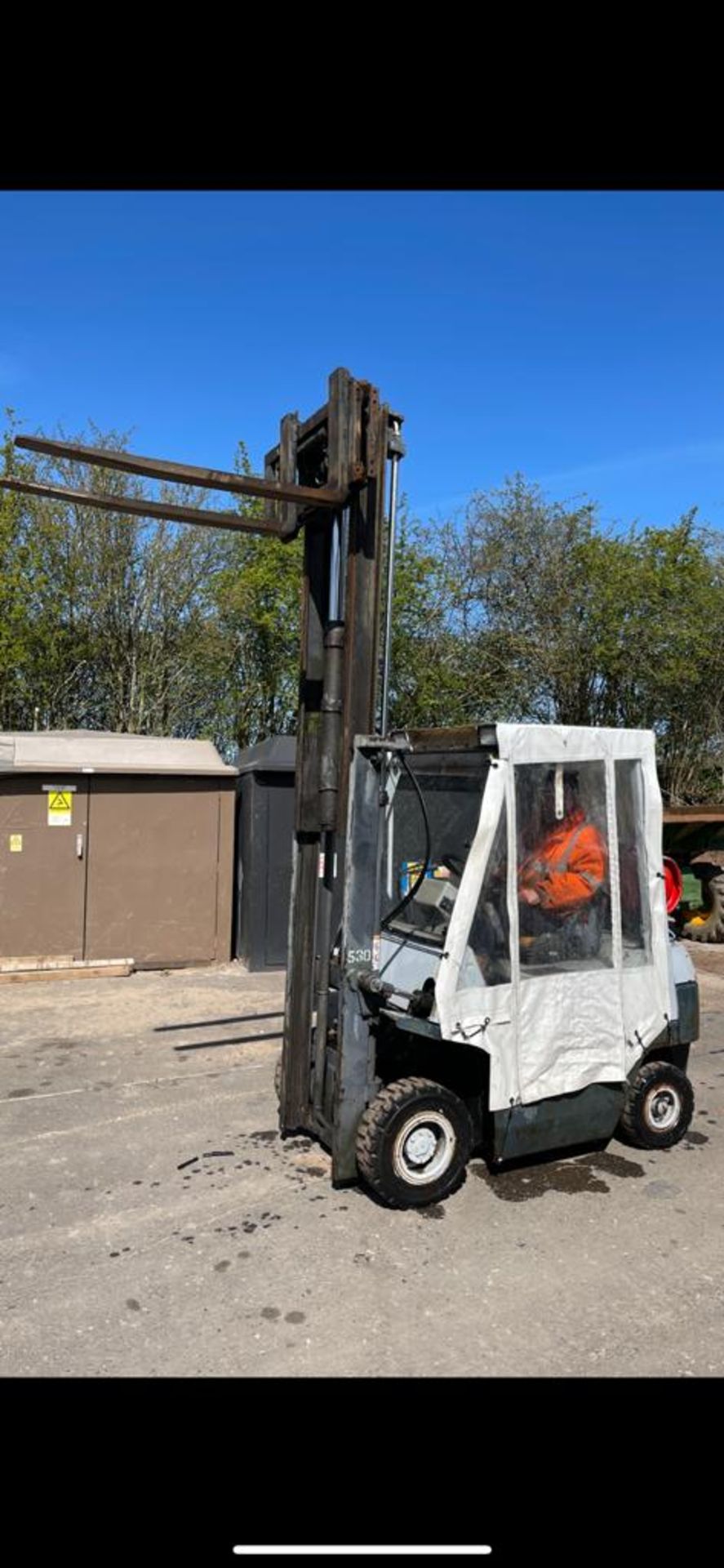 KALMAR 1.6T GAS CONTAINER SPEC FORKLIFT, STARTS DRIVES AND LIFTS TO 3.3M *PLUS VAT* - Image 10 of 17
