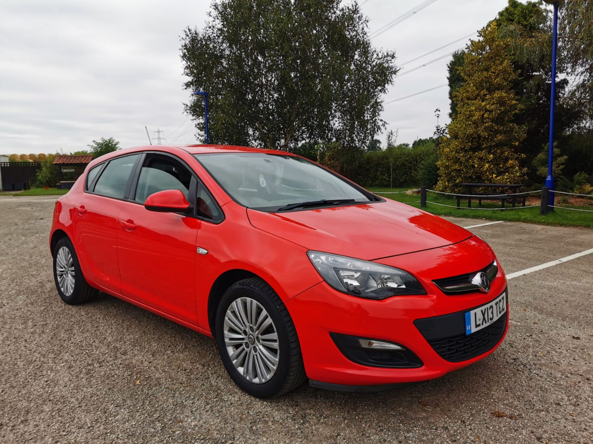 2013 VAUXHALL ASTRA ENERGY CDTI RED HATCHBACK, 1.7 DIESEL, SHOWING 2 PREVIOUS KEEPERS