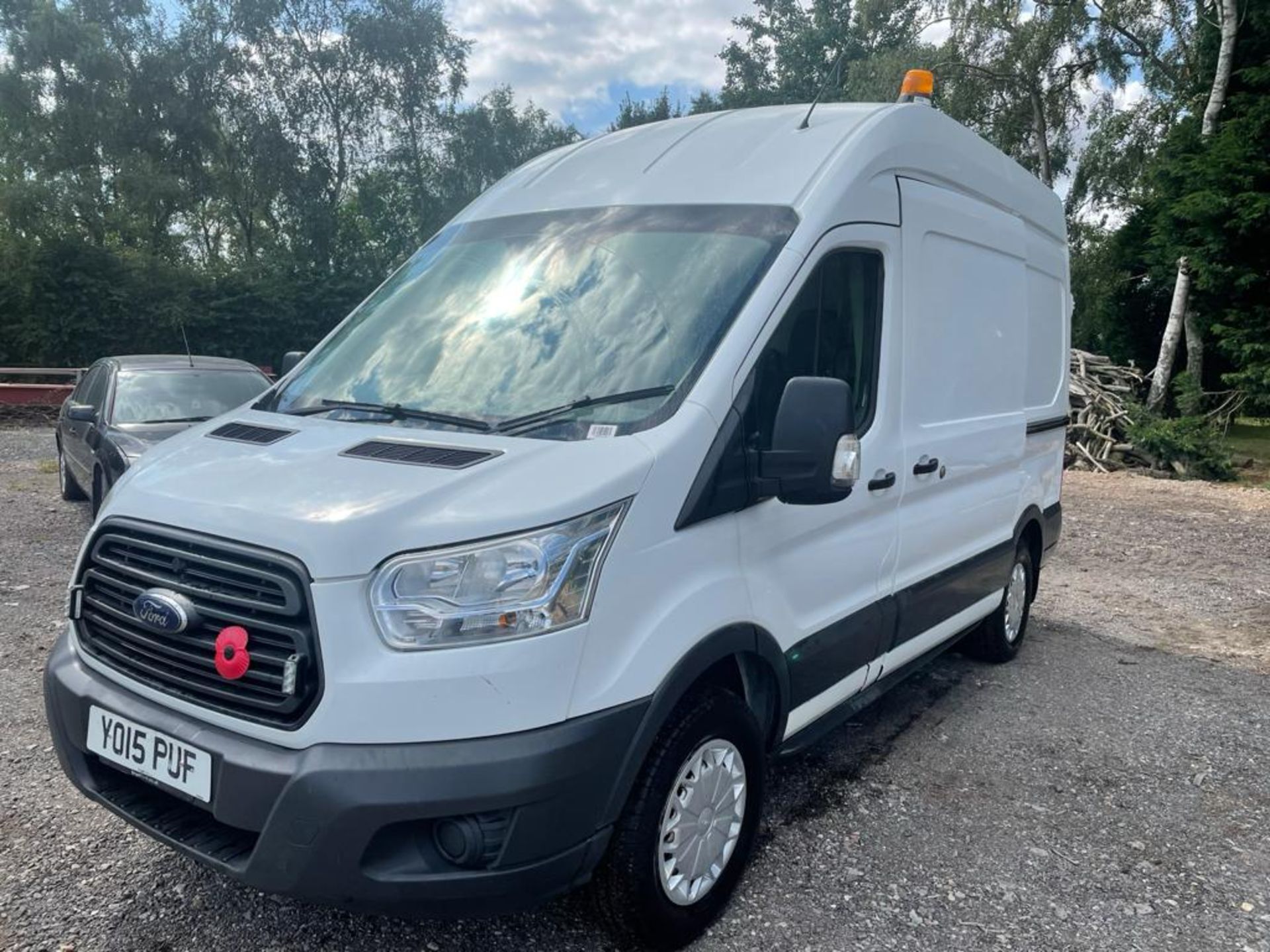 2015 FORD TRANSIT 350 L2H3 WHITE COMPRESSOR VAN, 2.2 DIESEL ENGINE, 146K MILES *PLUS VAT* - Image 3 of 12