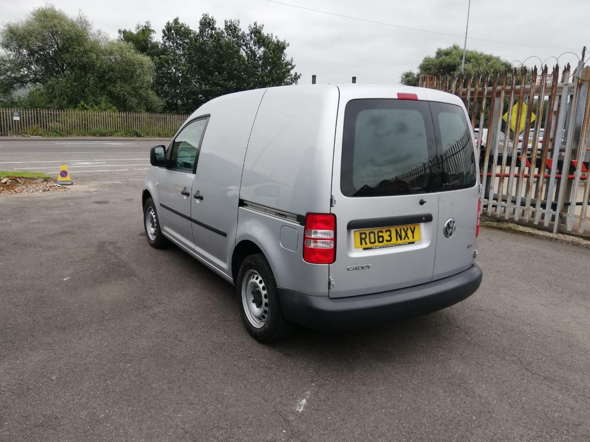 2013/63 VOLKSWAGEN CADDY C20 STARTLINE TDI SILVER PANEL VAN, 1.6 DIESEL, 100K MILES *PLUS VAT* - Image 5 of 11